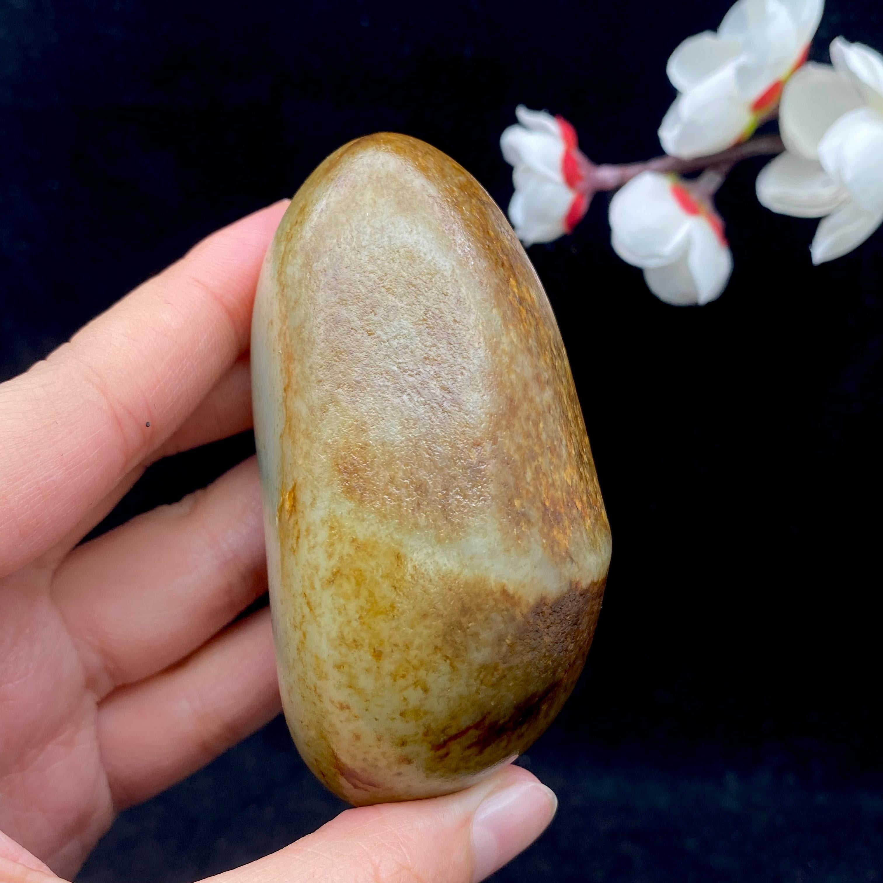 和田玉聚黄皮籽料手把件（207.9g）