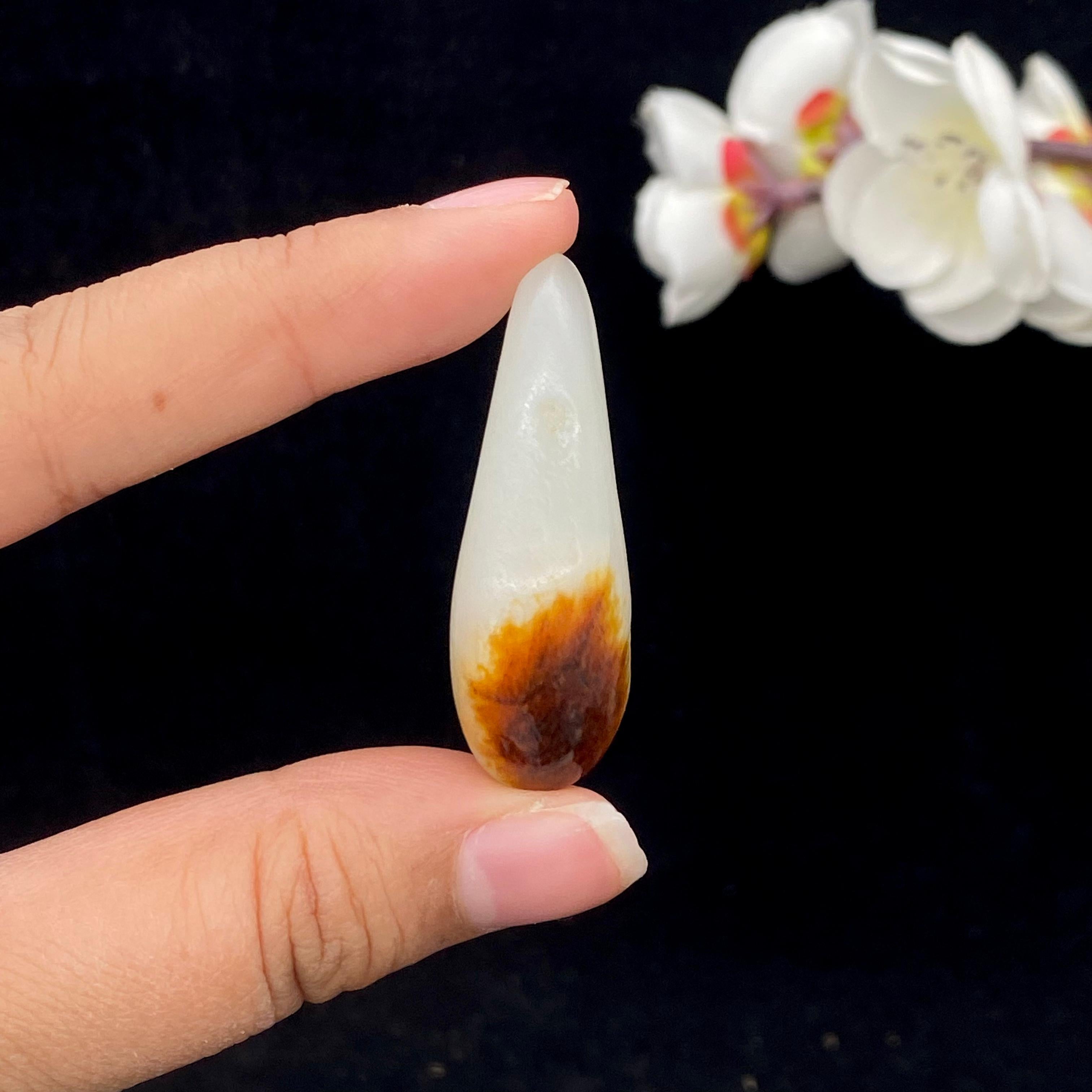 和田玉聚红皮籽料挂件（18.3g）