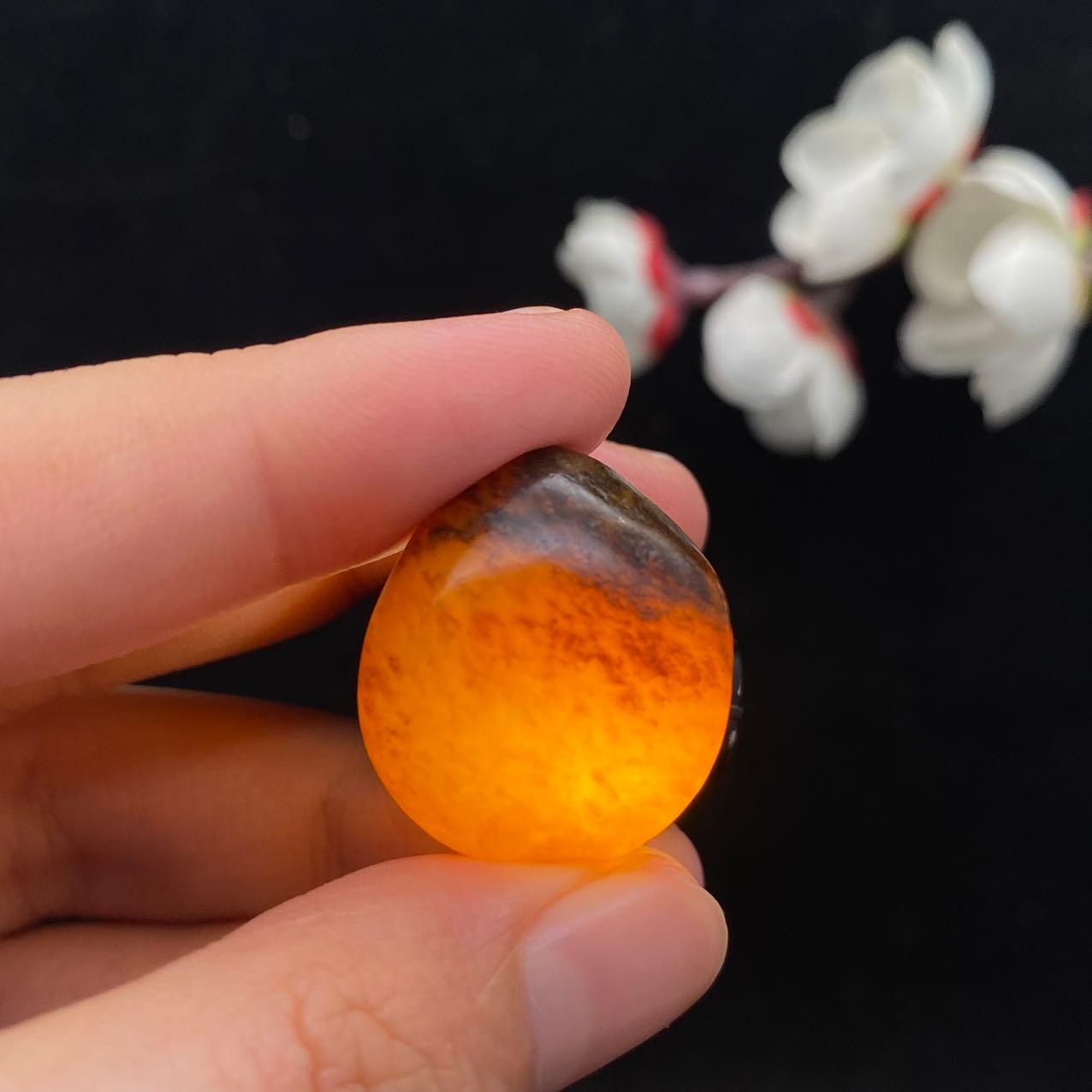 和田玉黄沁皮籽料（9.2g）