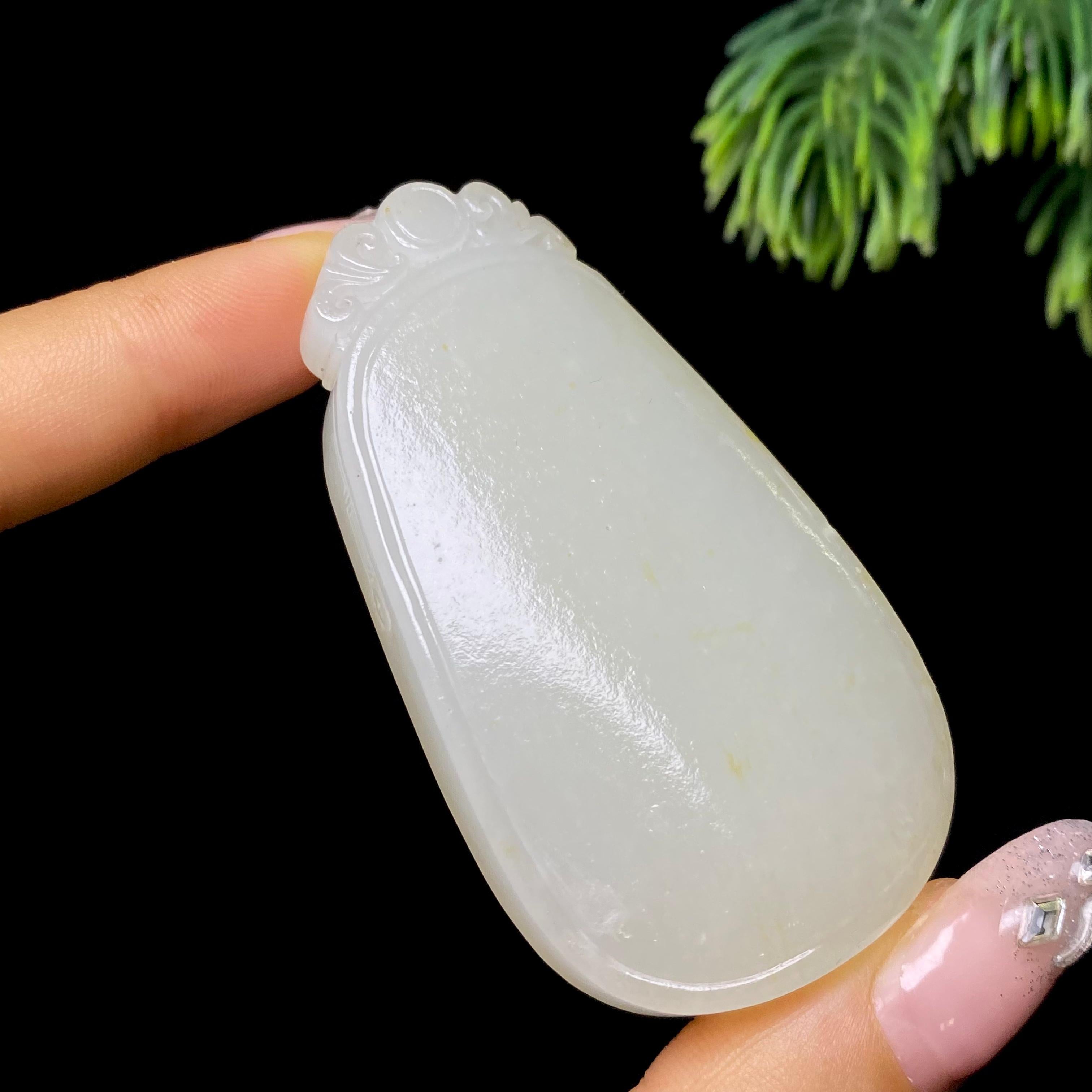 和田玉籽料无事牌（56.1g）