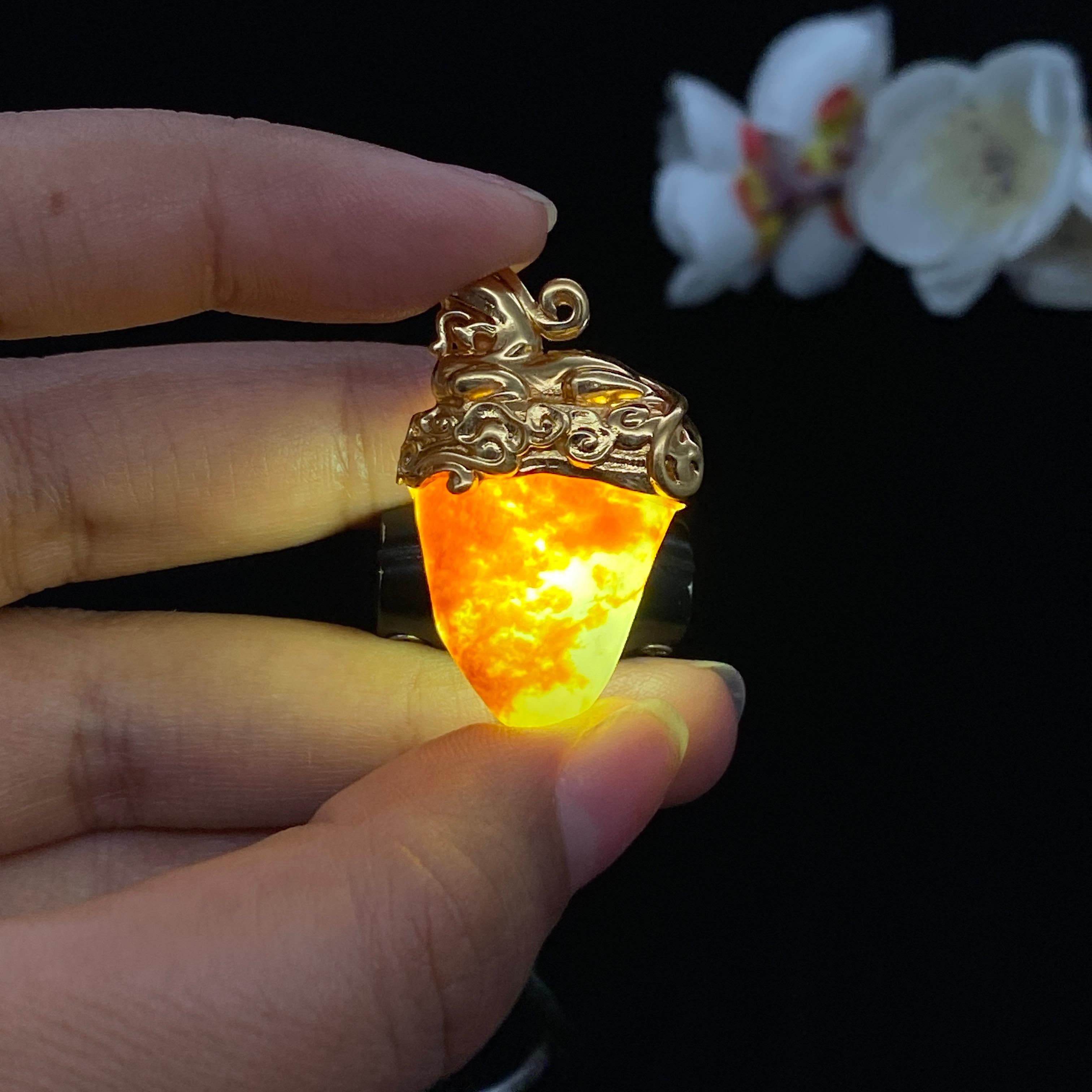 和田玉聚红皮籽料包金挂件（12.3g）