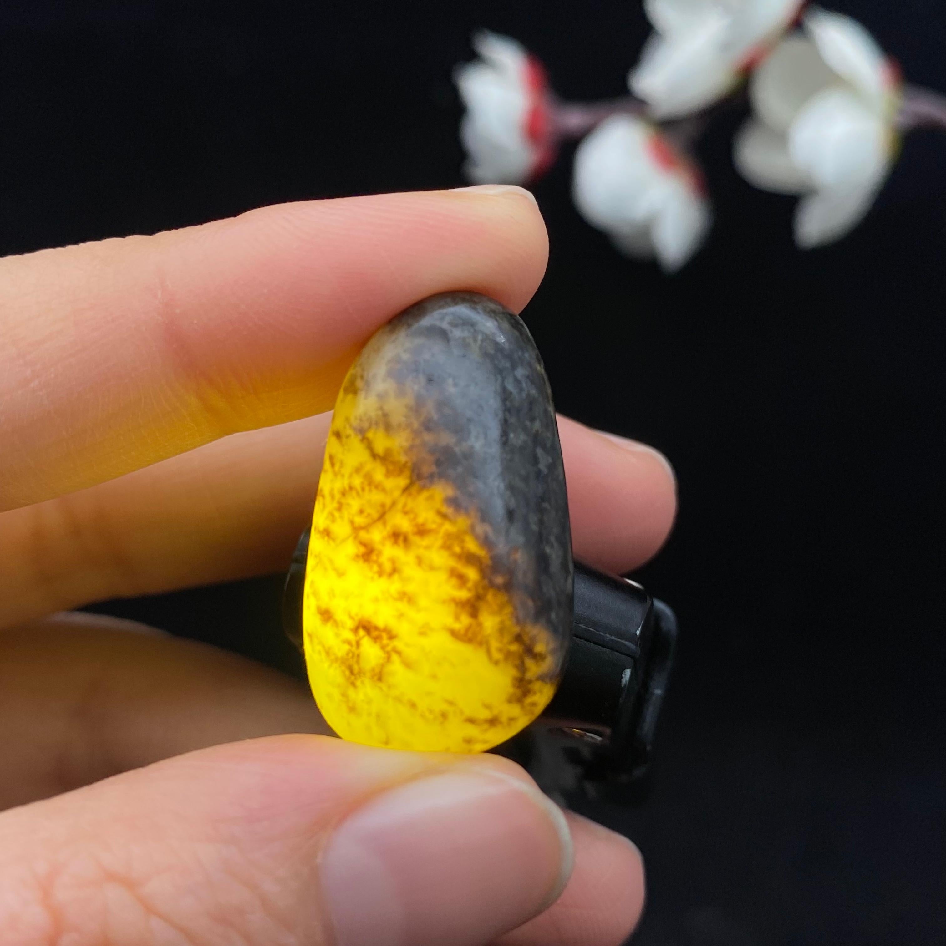 和田玉秋梨皮籽料（8.2g）