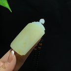 和田玉洒金皮籽料无事牌（69.0g）