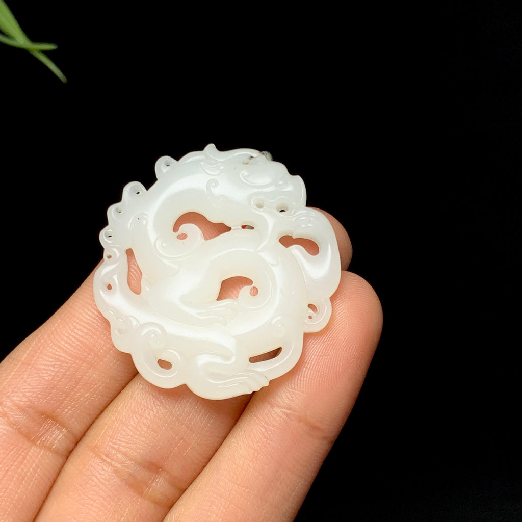 高品质和田山料白玉镂空仿古龙牌挂件（19.3g）