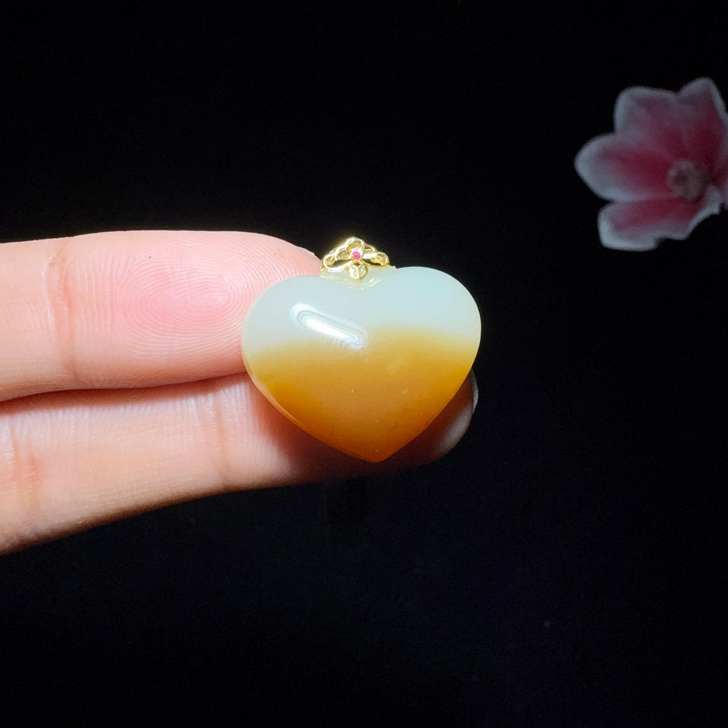 和田玉糖白爱心吊坠（5.2g）