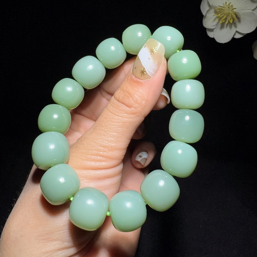 和田玉碧玉粉青老型珠手串（68.6g）