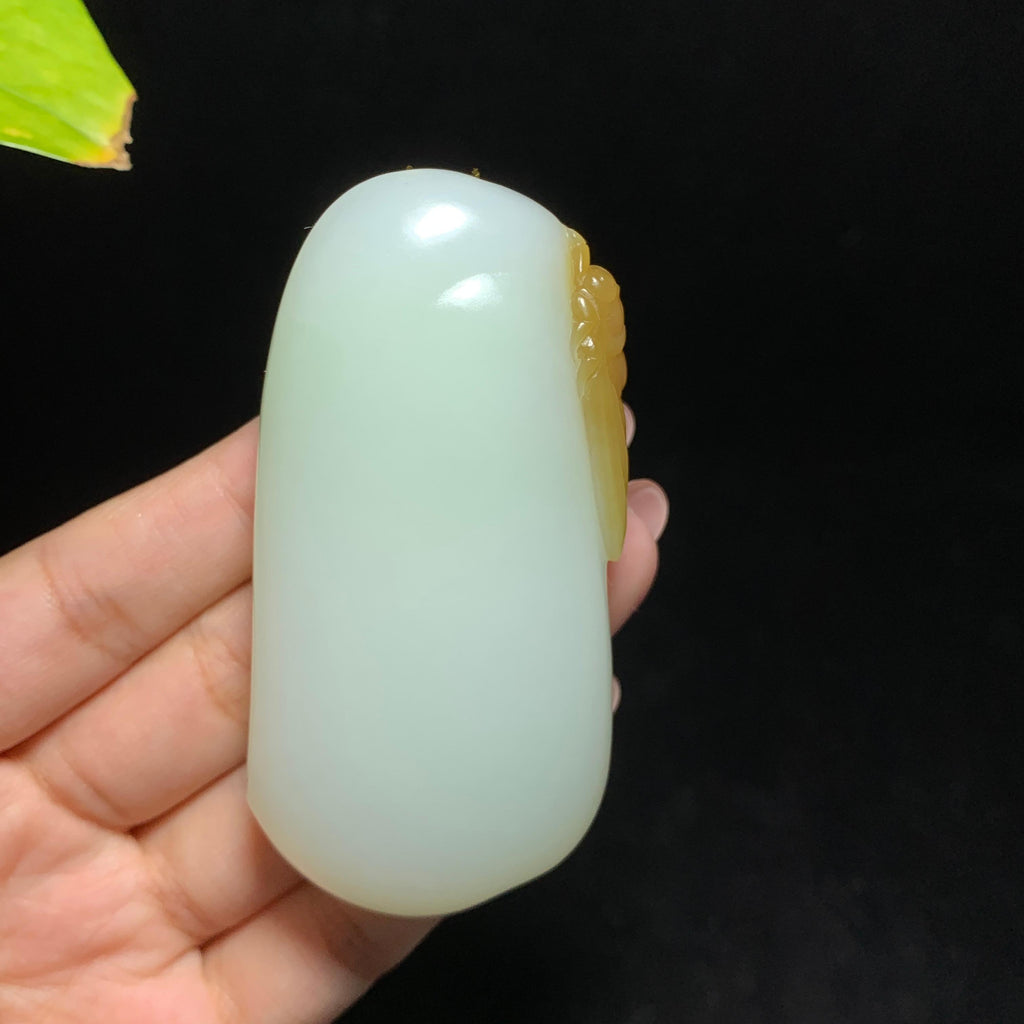糖白玉一鸣惊人手把件（106.4g）