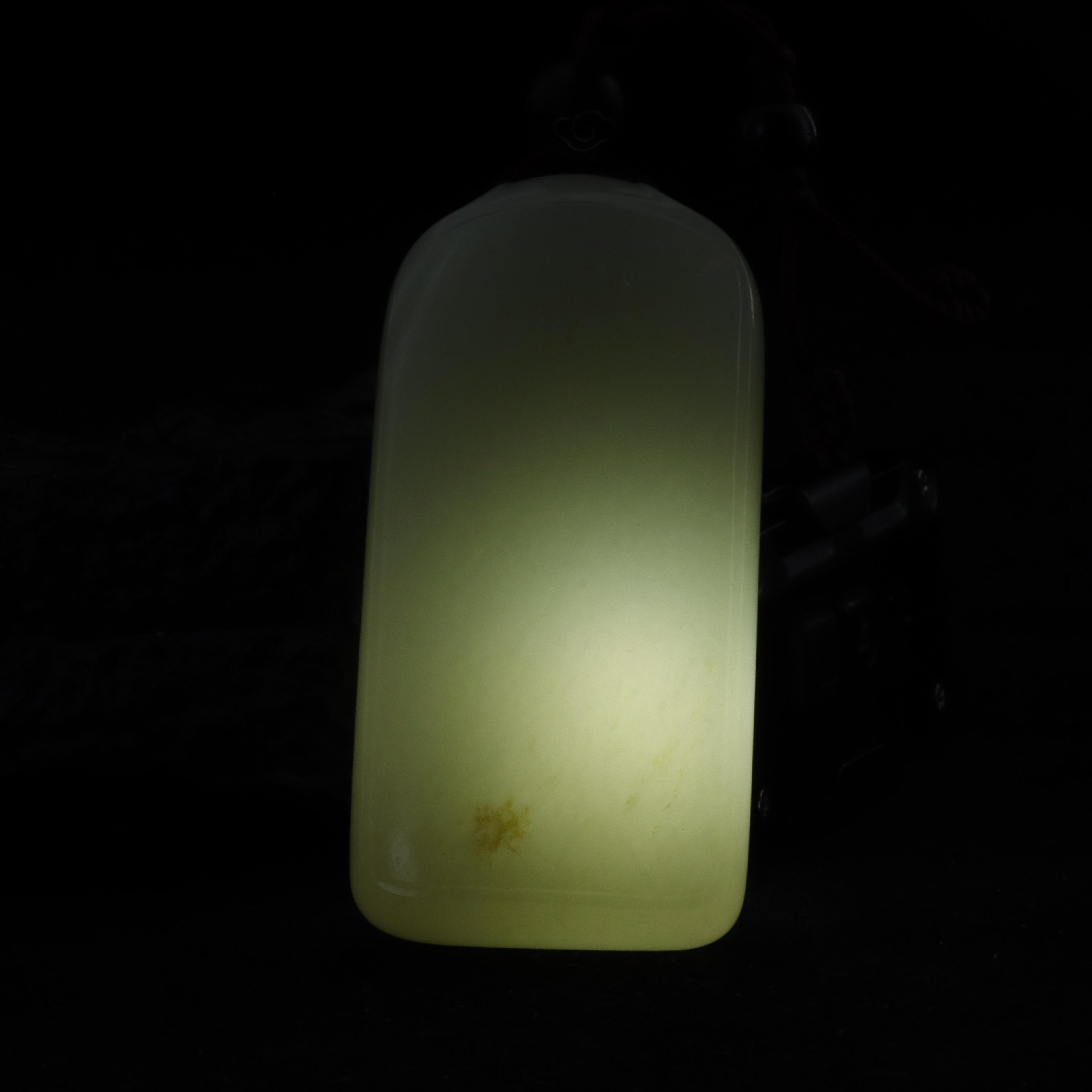 和田玉洒金皮无事牌（61.7g）