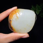和田玉籽料大势至菩萨（96.1g）