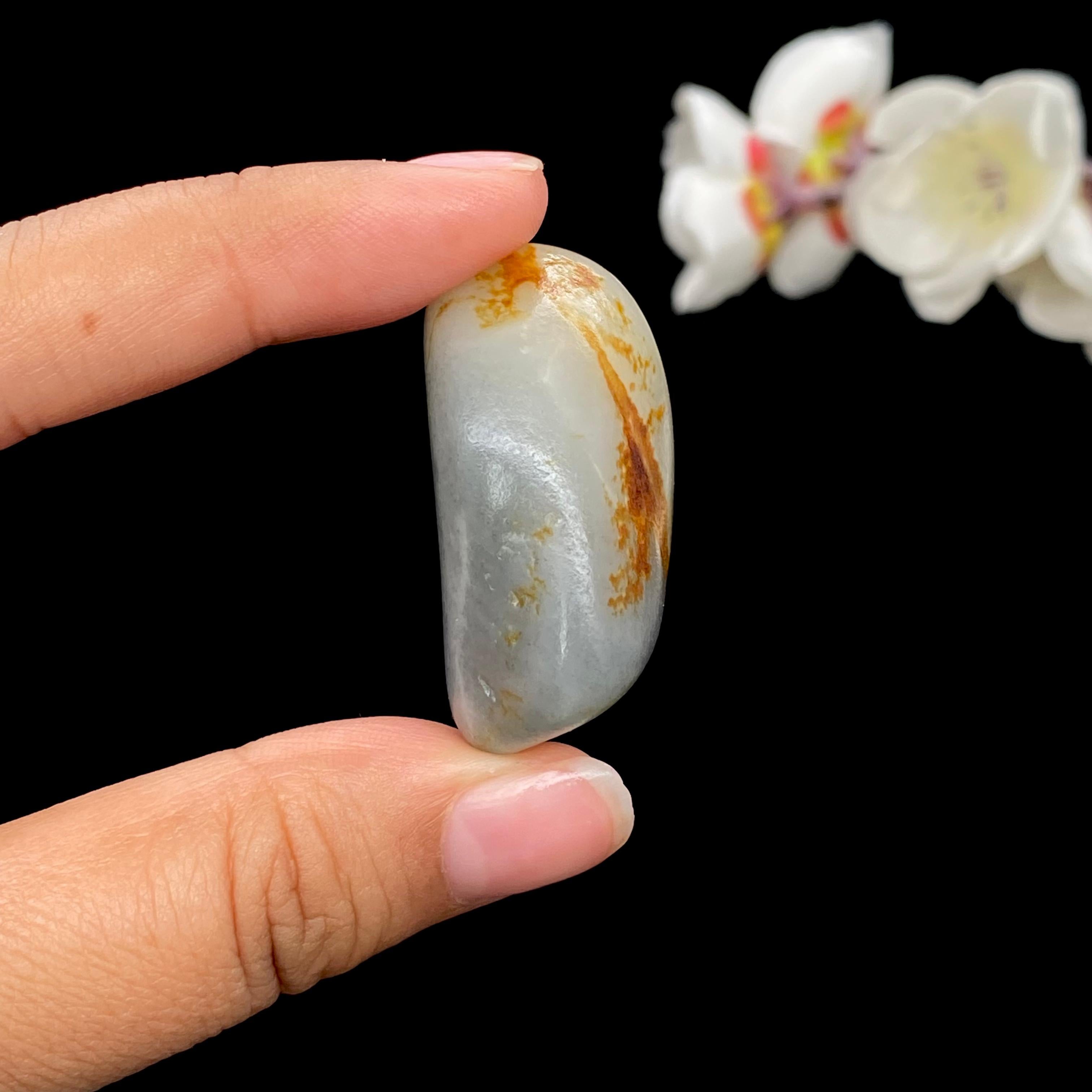 【超值推荐】 和田玉青花带洒金皮籽料（33g）
