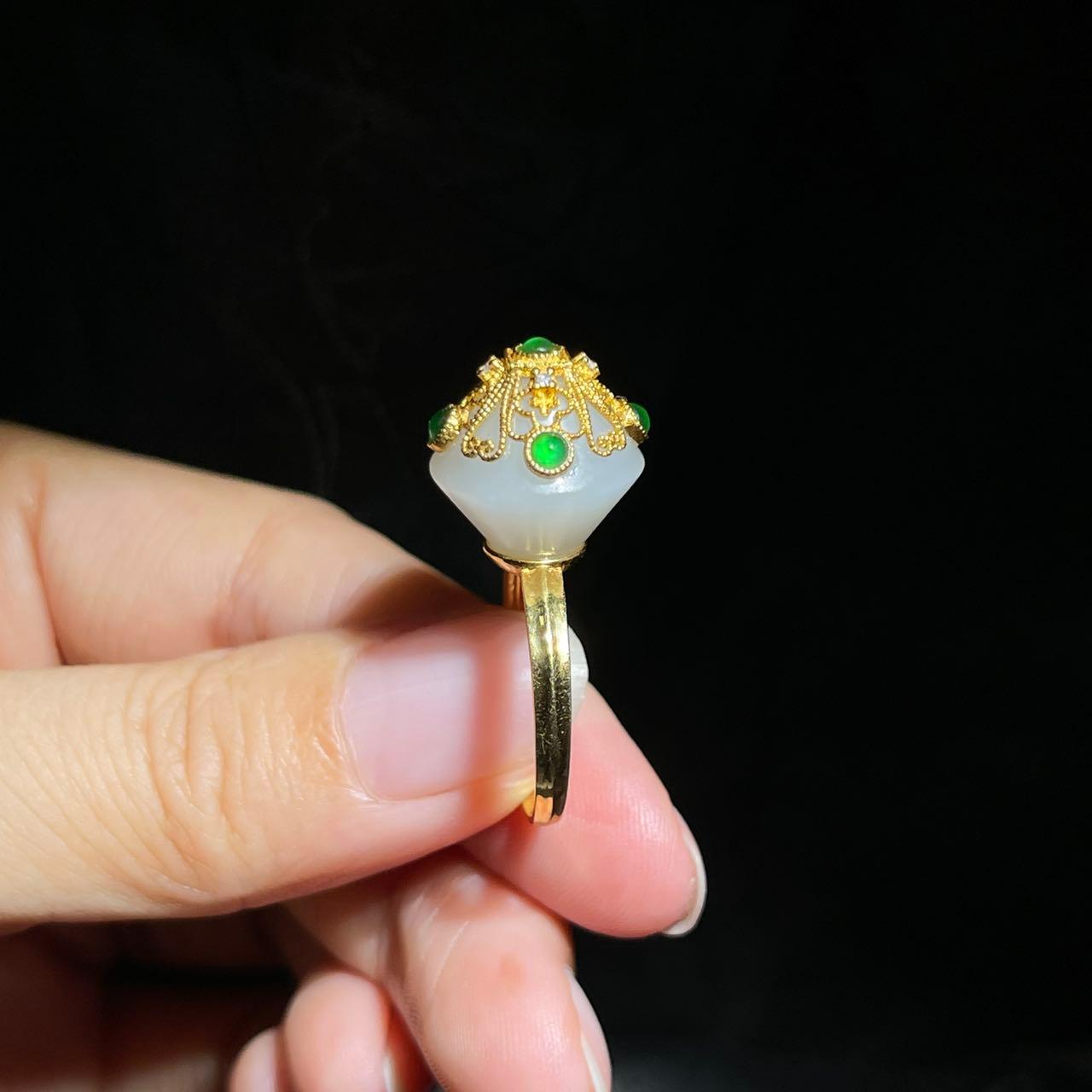 和田玉白玉灯笼金镶戒指（4.8g）