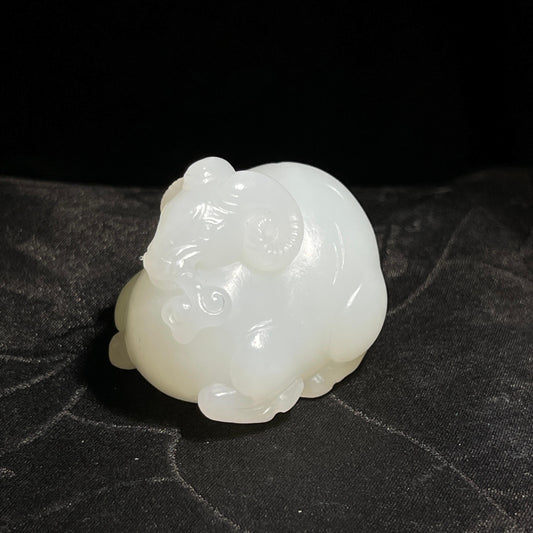 和田玉羊脂白玉羊坠（44.5g）