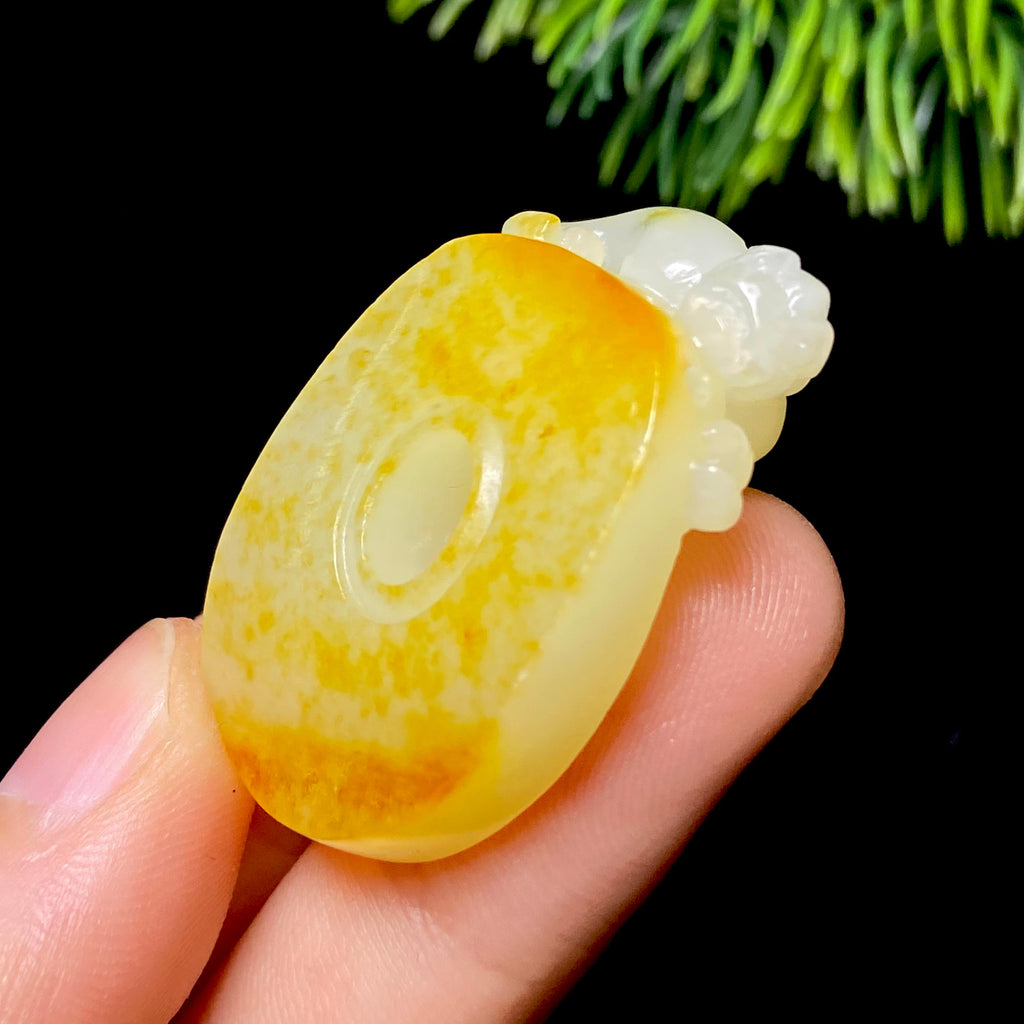 和田玉籽料螭龙玉璧（19.6g）
