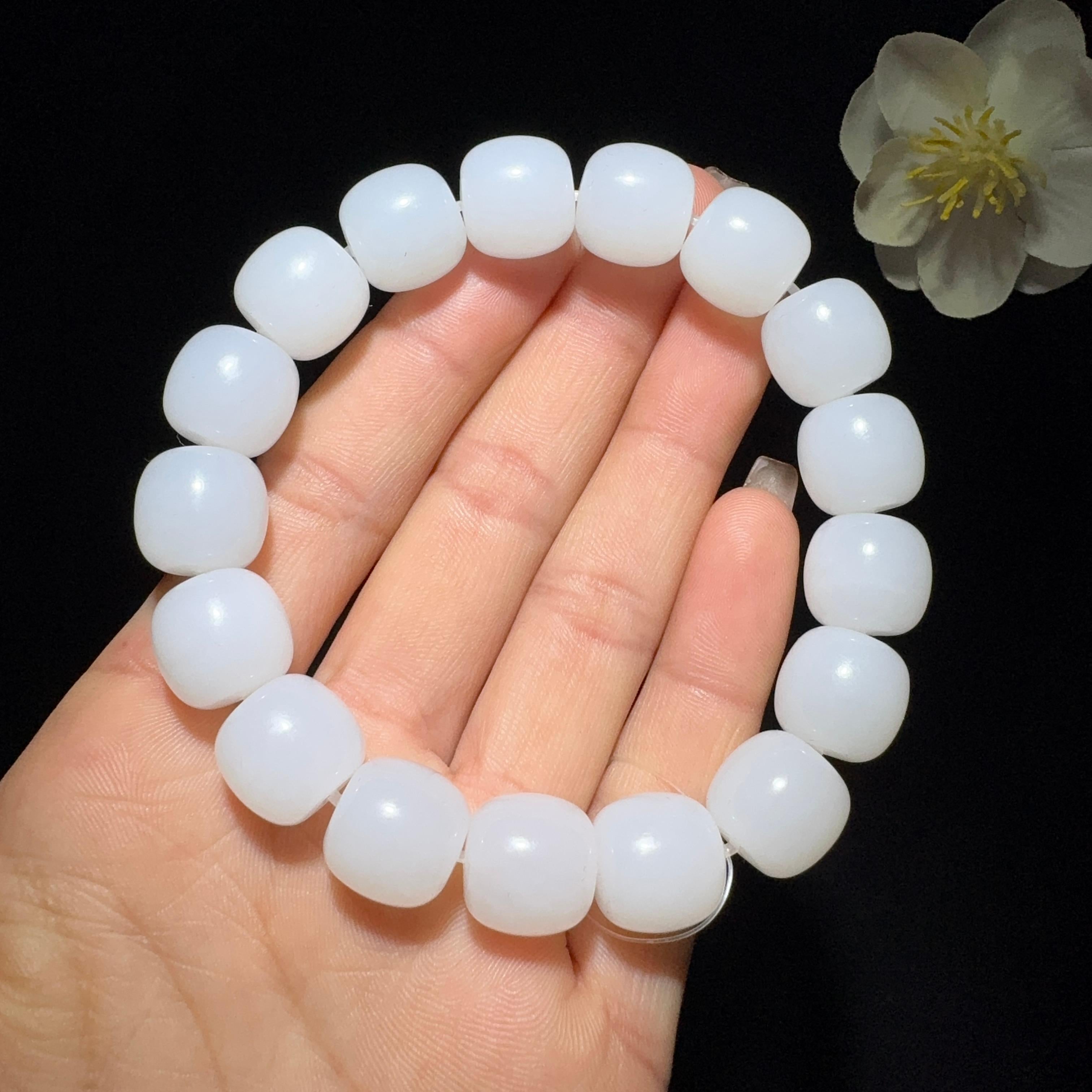 和田玉羊脂白玉老型珠手串（63.7g）