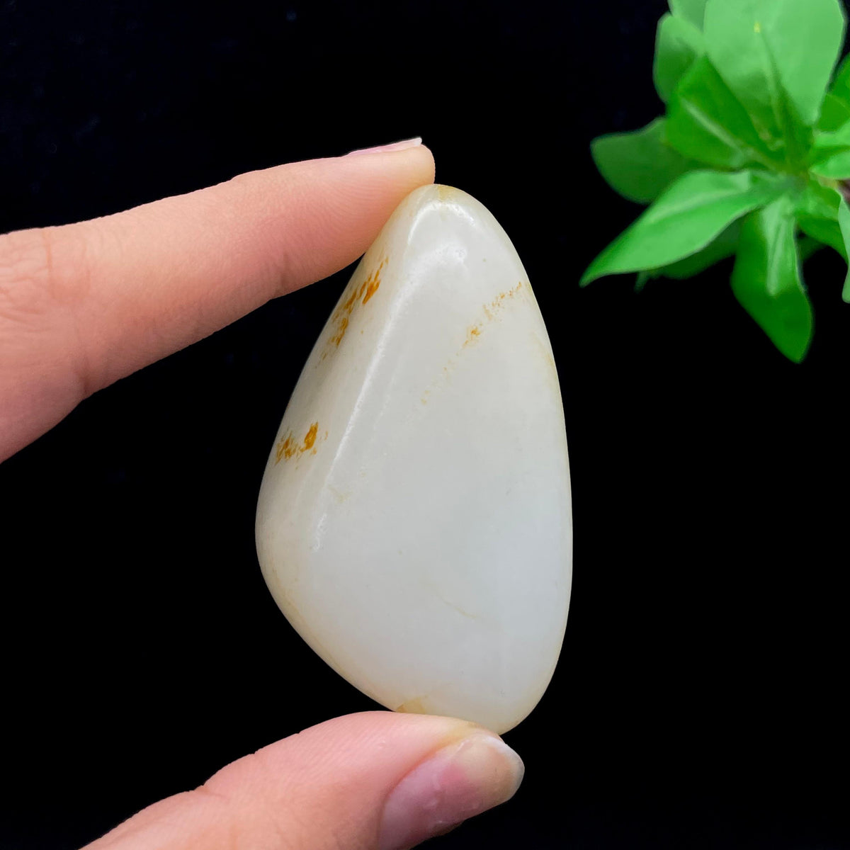和田玉洒金皮籽料手把件（72.4g）