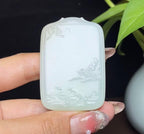 新疆和田玉特色三色料且末糖带翠羊脂玉山水牌（47.3g）