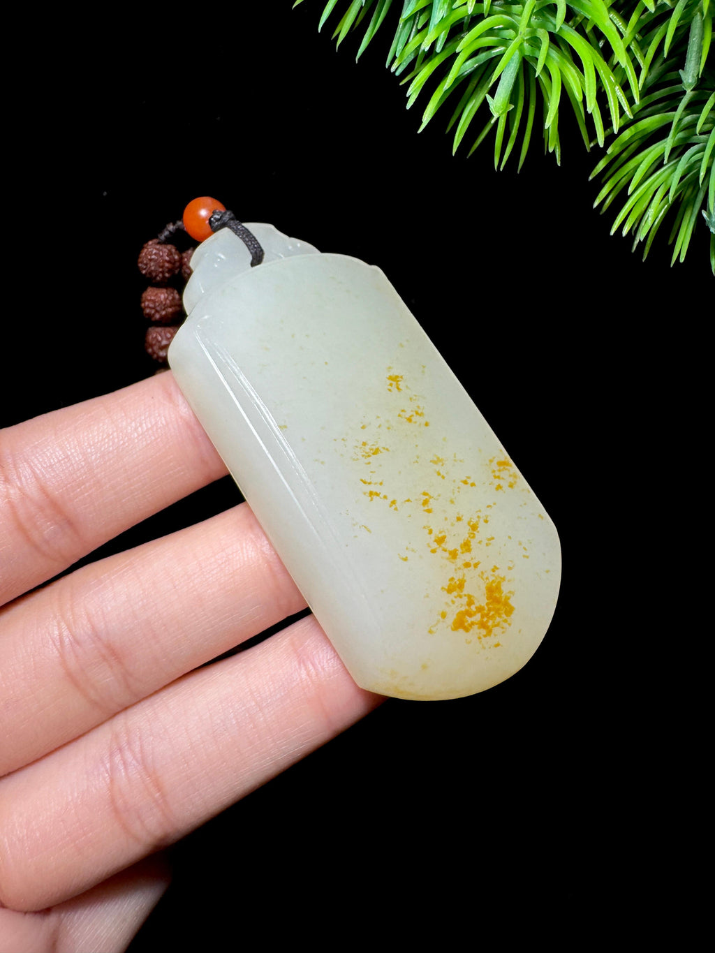 和田玉籽料满皮无事牌（68.4g）