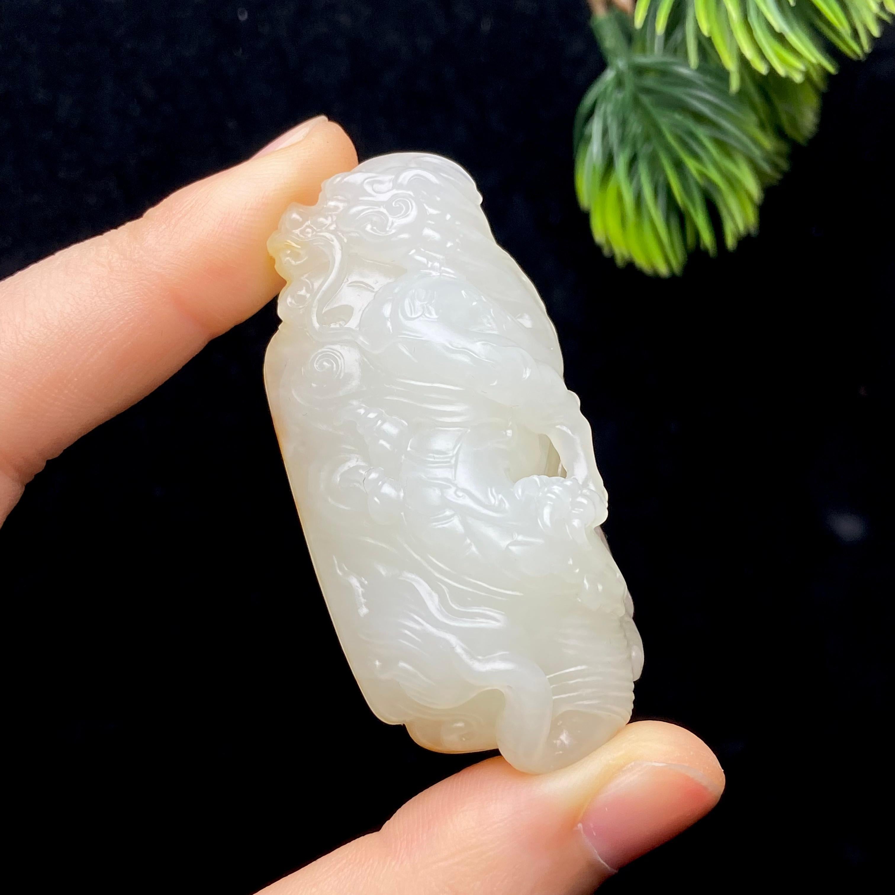 和田玉籽料龙纹把件（56.4g）