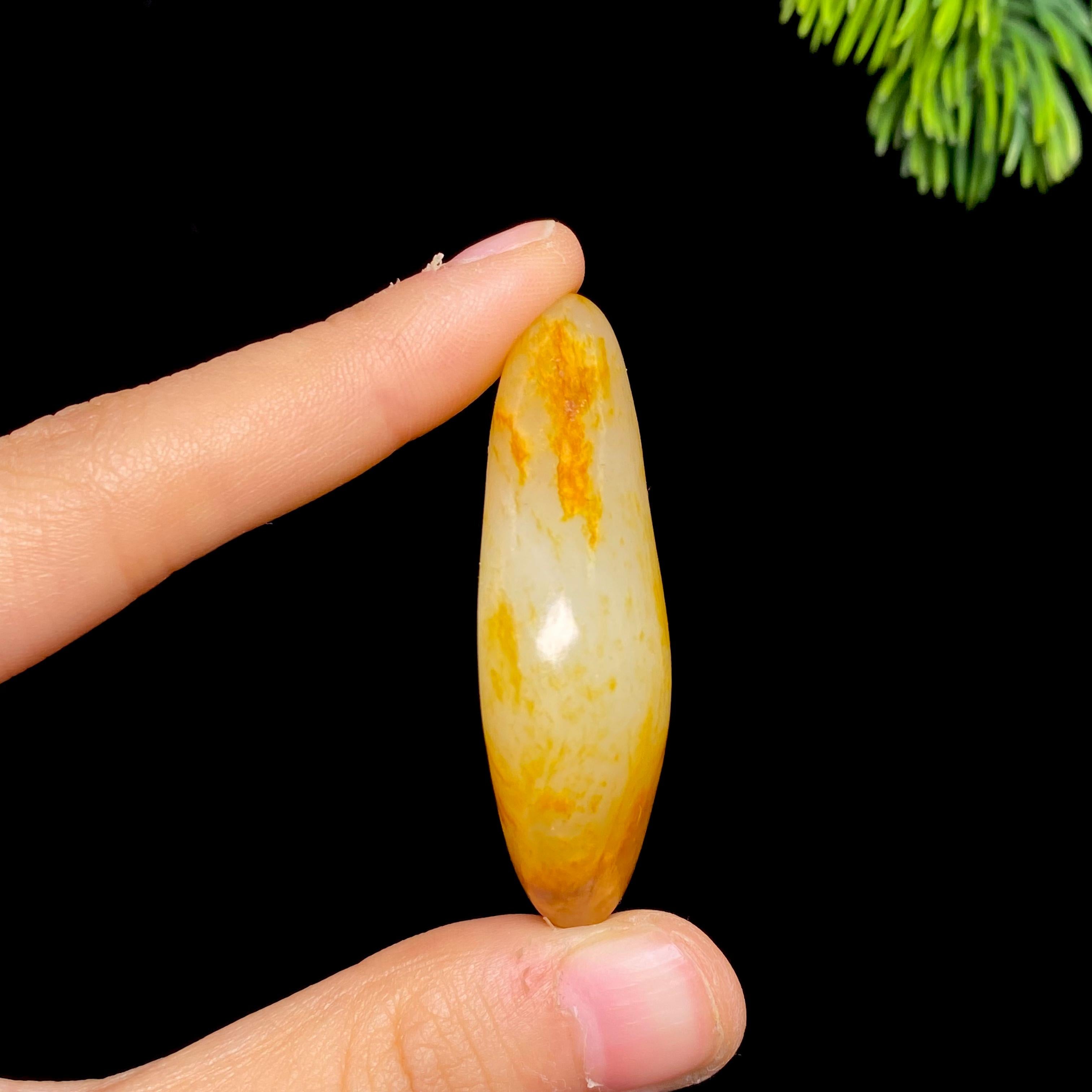 和田玉黄皮籽料（23.7g）