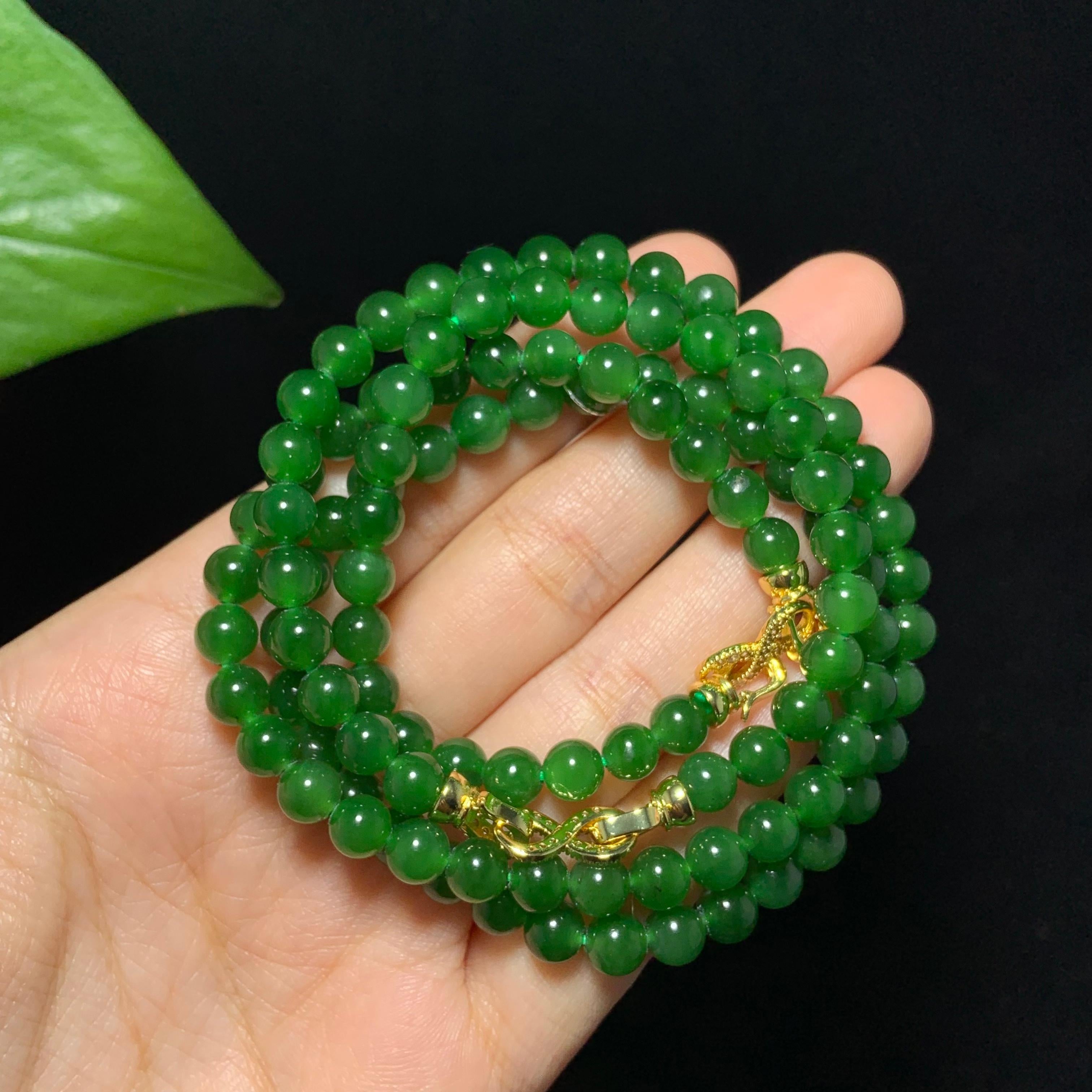 精品和田碧玉阳绿项链手串套装（38.0g）