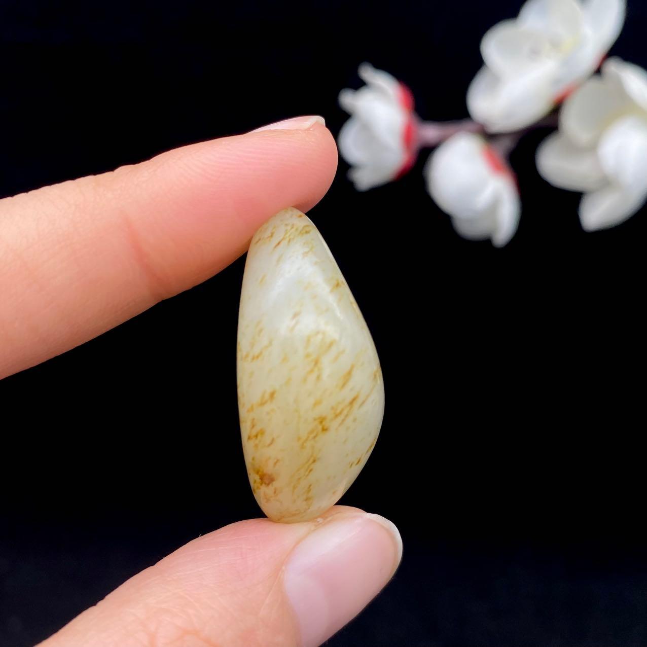 【超值推荐】和田玉洒金皮籽料（16.2g）