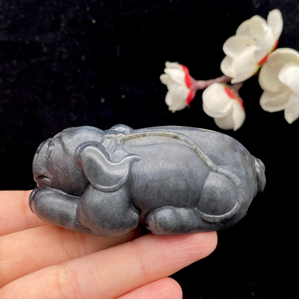 和田玉-青花籽料【旺财狗】手把件（136.4g）