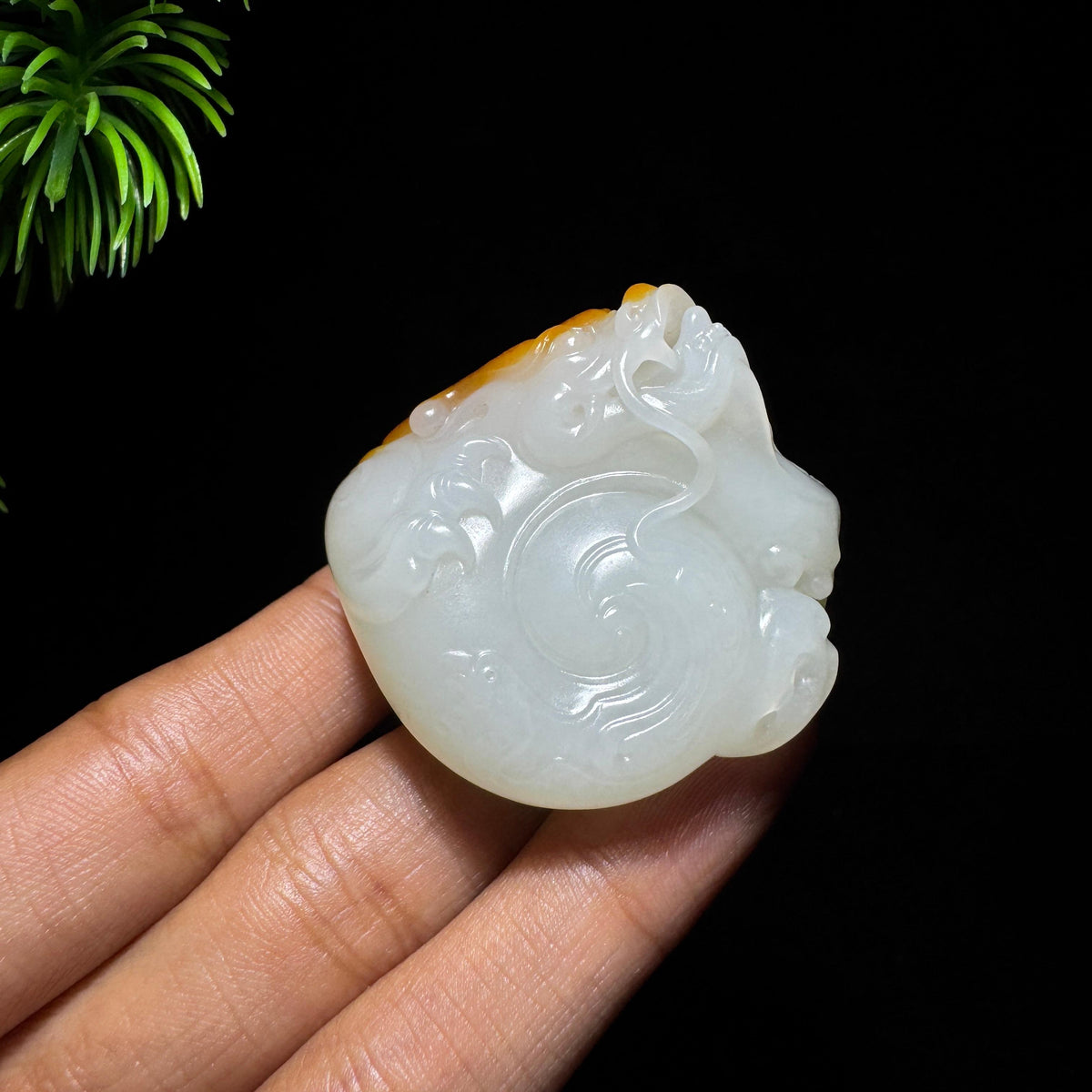 和田玉籽料红皮龙（68.2g）