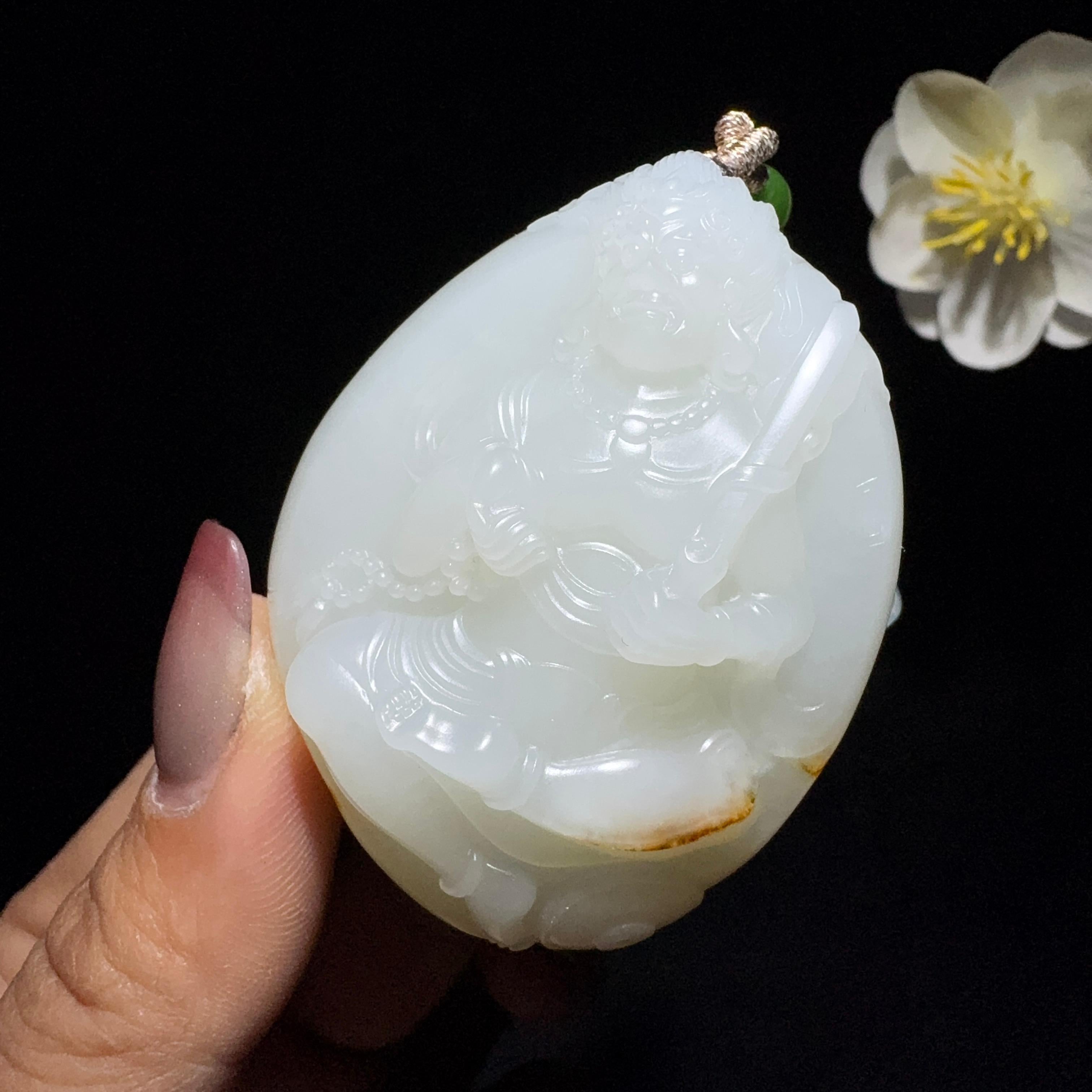 和田玉籽料不动明王菩萨挂件（72.6g）