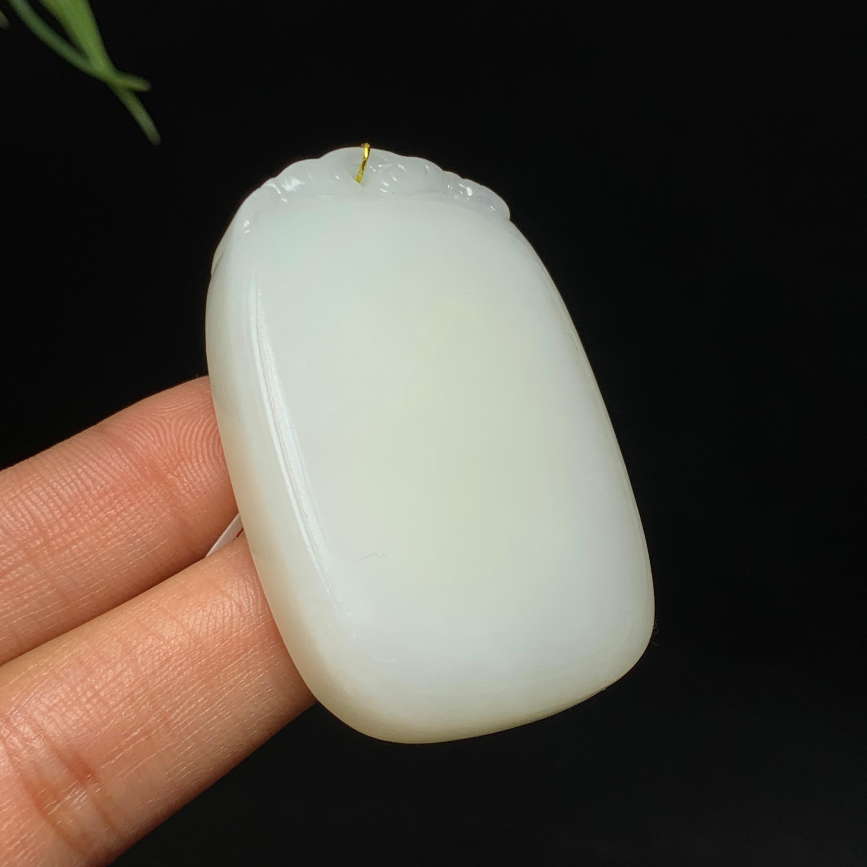 精品和田白玉无事牌（43.3g）