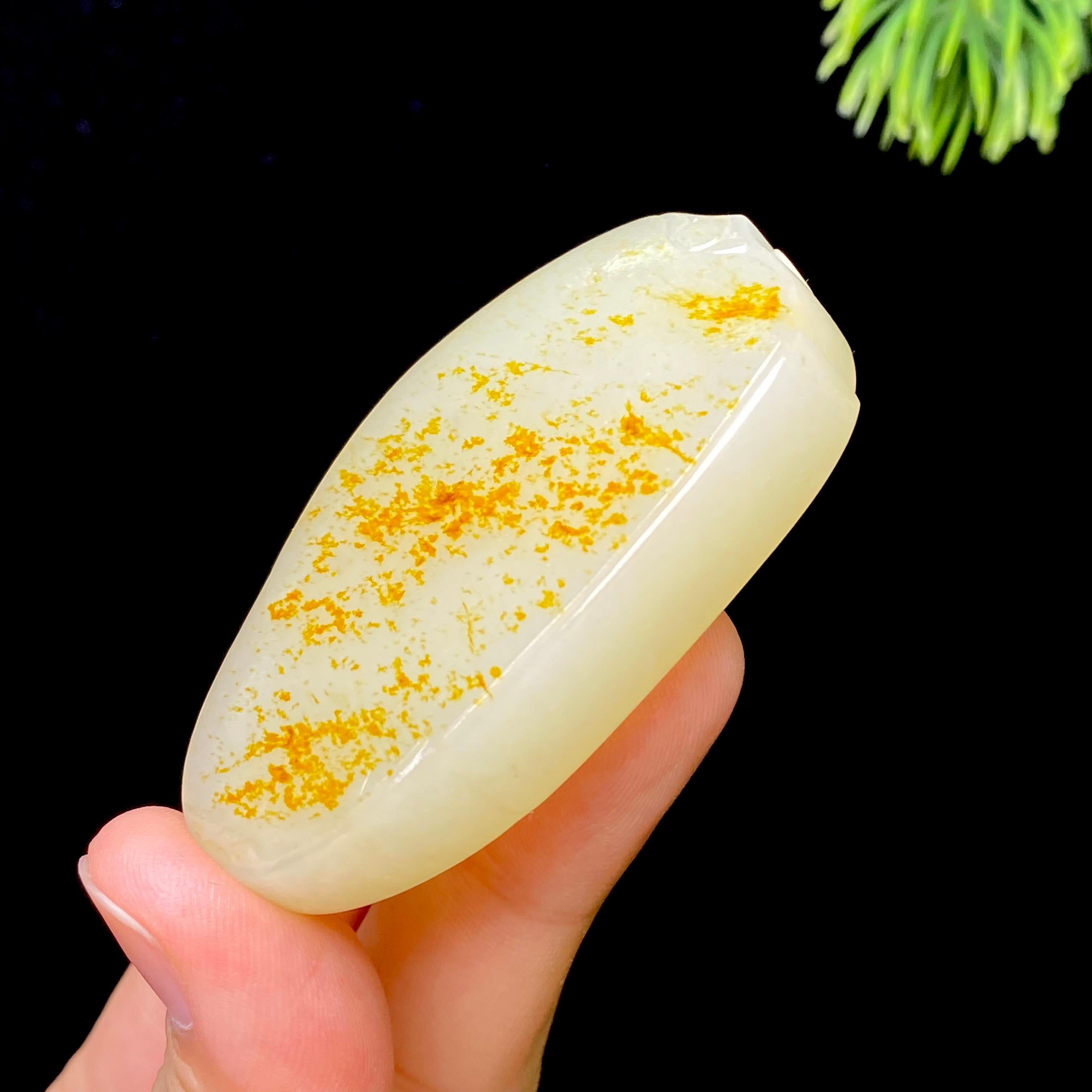和田玉籽料无事牌（56.8g）