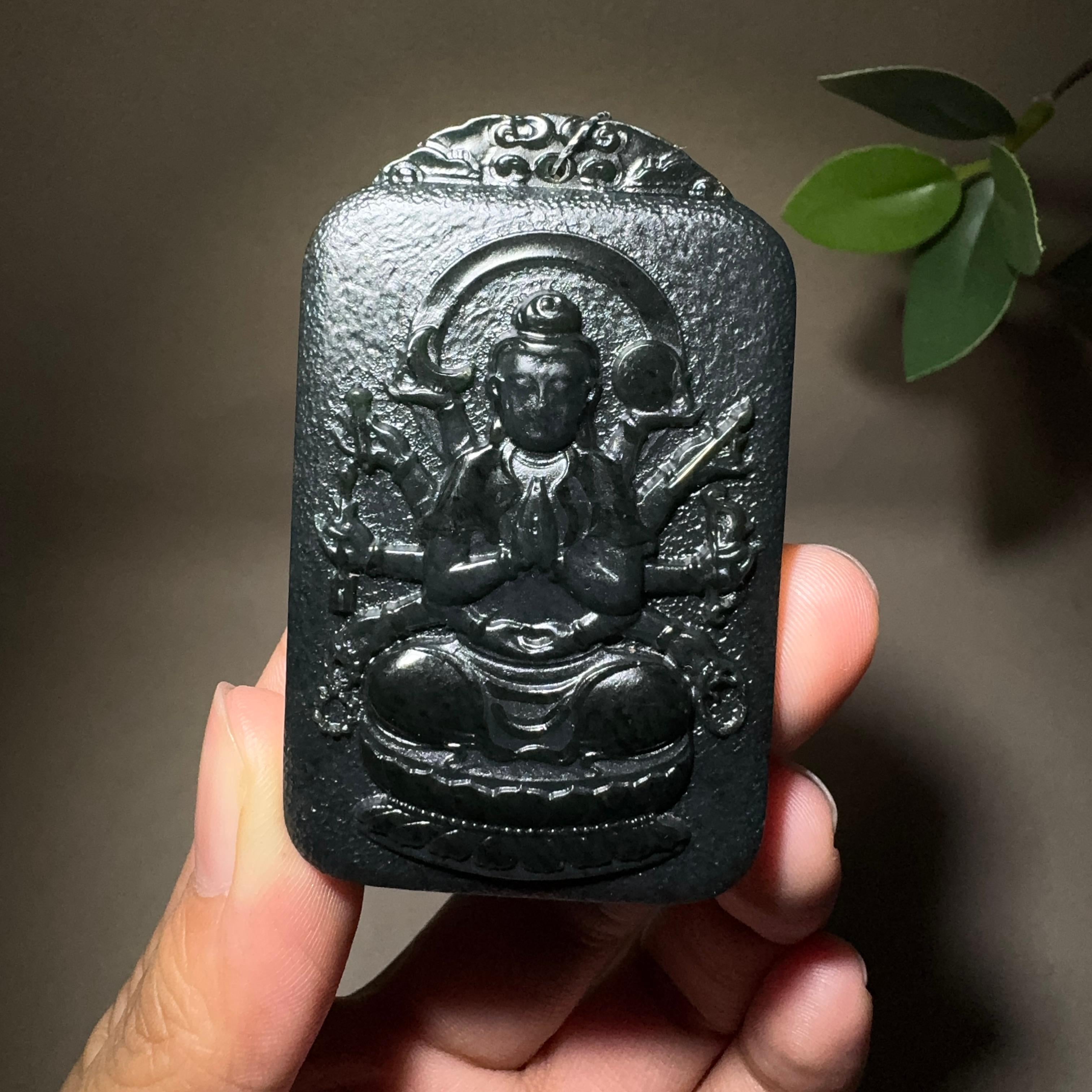 【超值推荐】和田玉黑青属鼠守护神（49.8g）