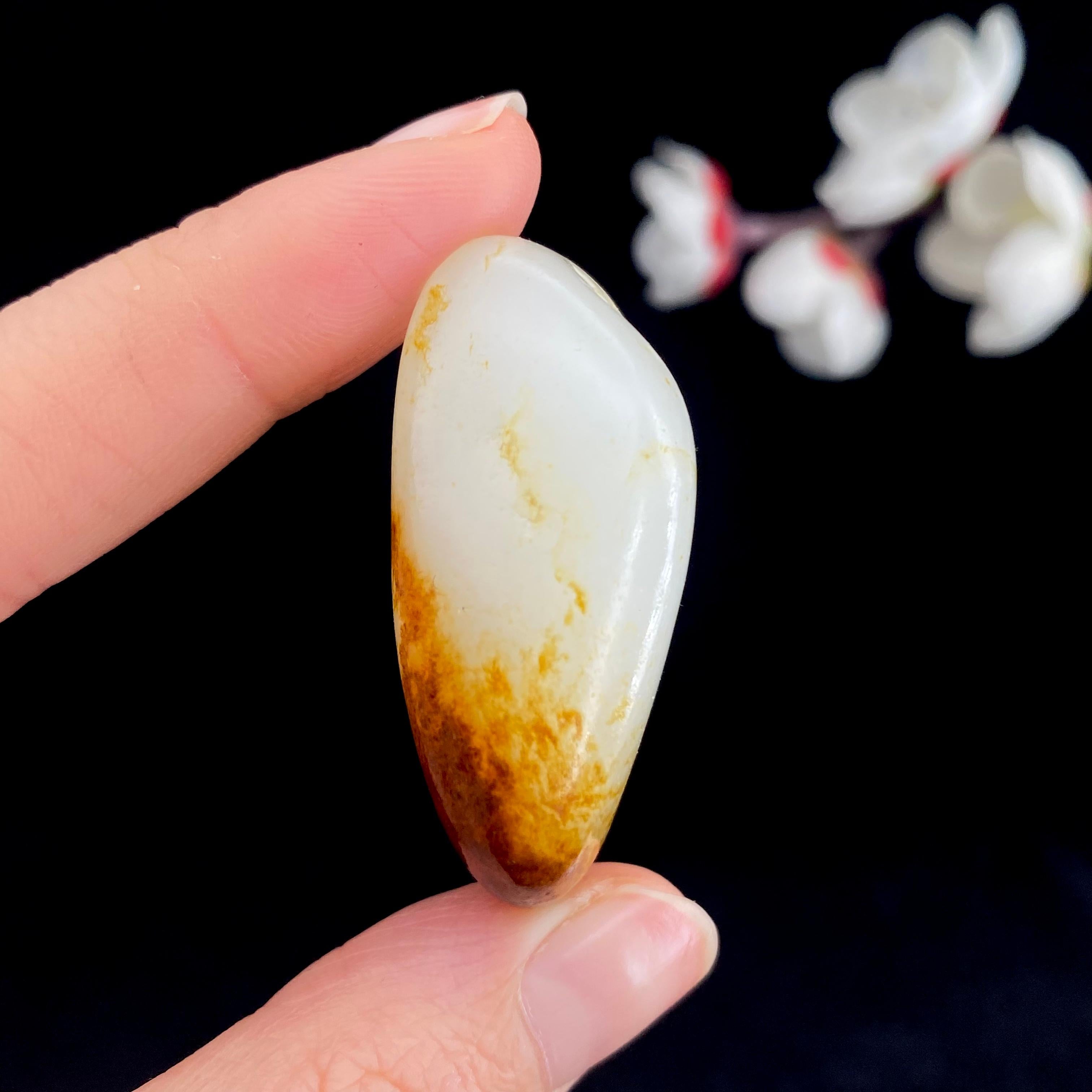 和田玉聚黄皮籽料（29.8g）