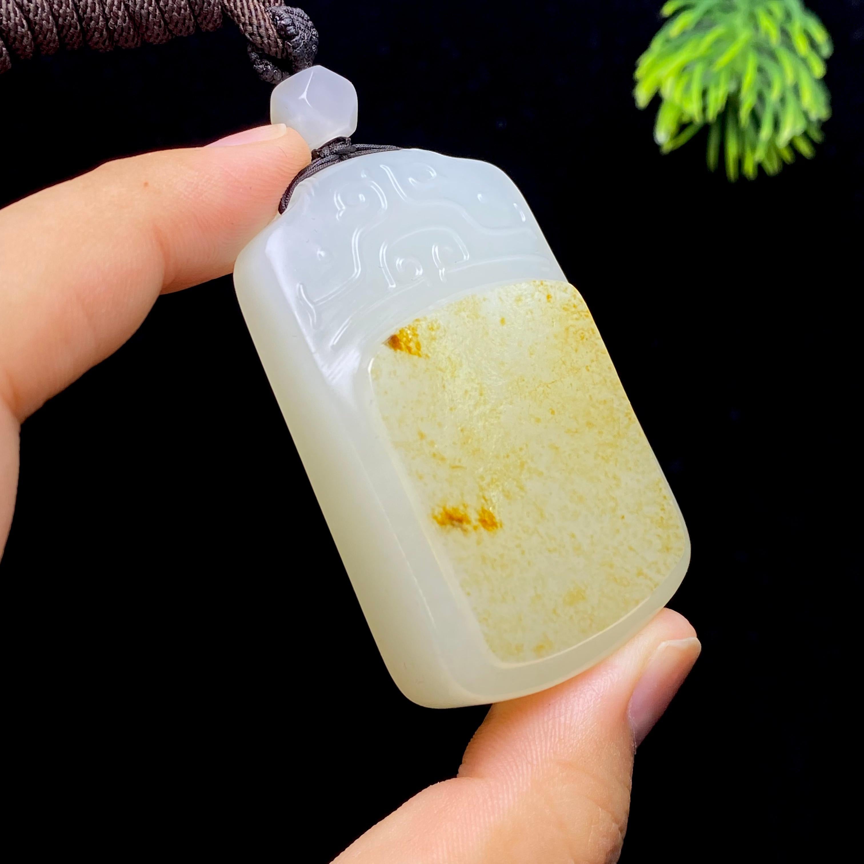和田玉籽料无事牌（61.7g）
