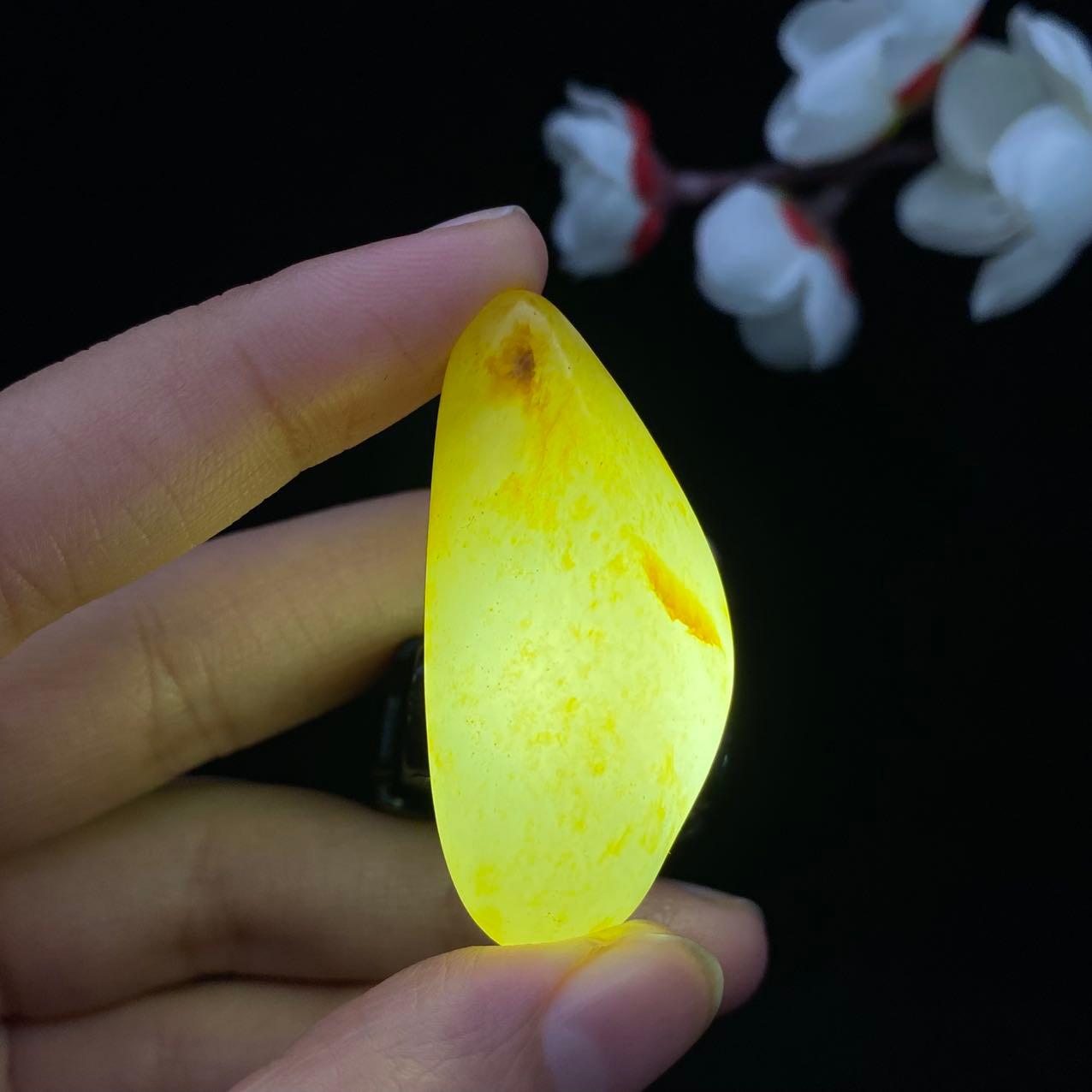 和田玉洒金皮籽料原石（18.7g）