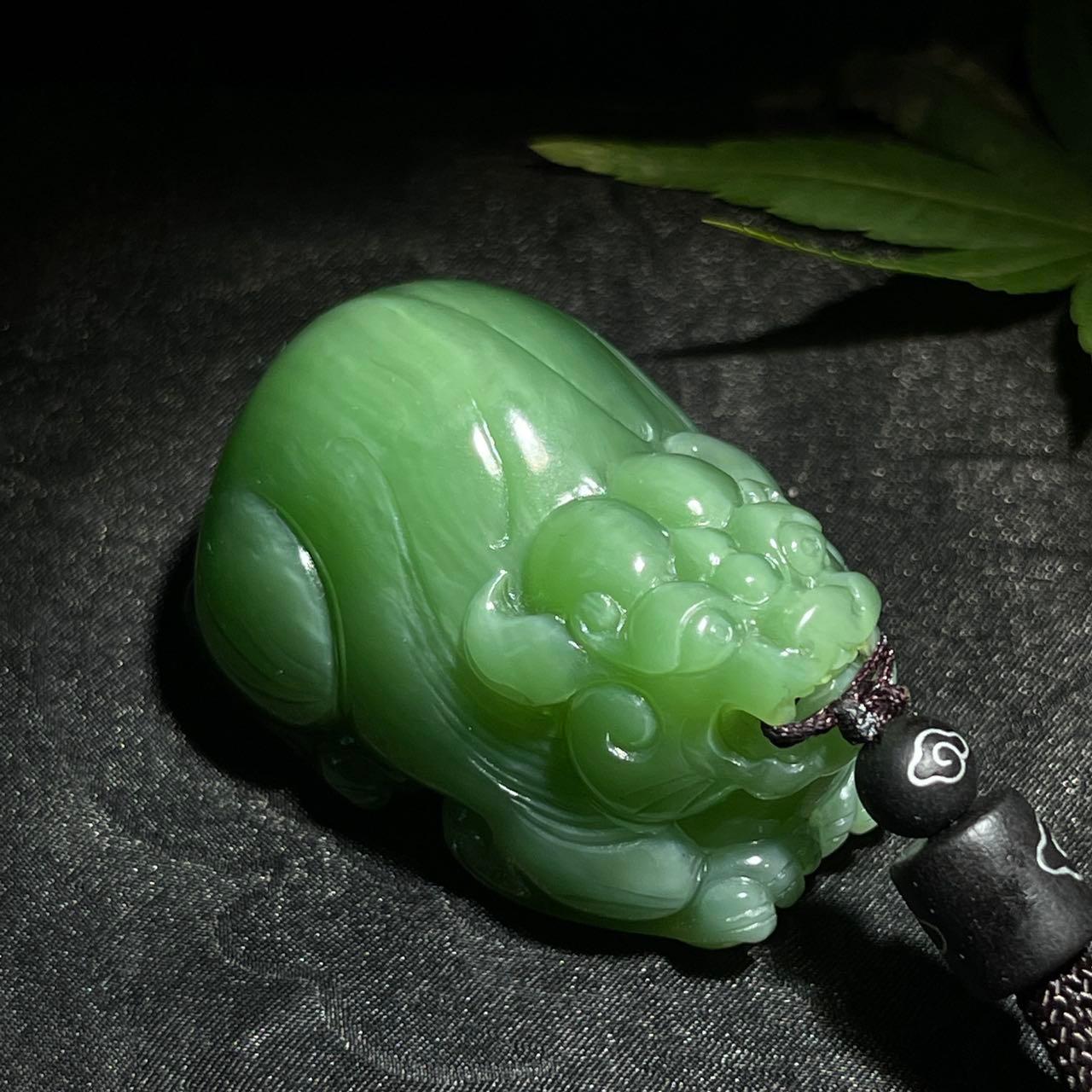 和田玉碧玉猫眼貔貅吊坠（56.5g） – 厚德载玉