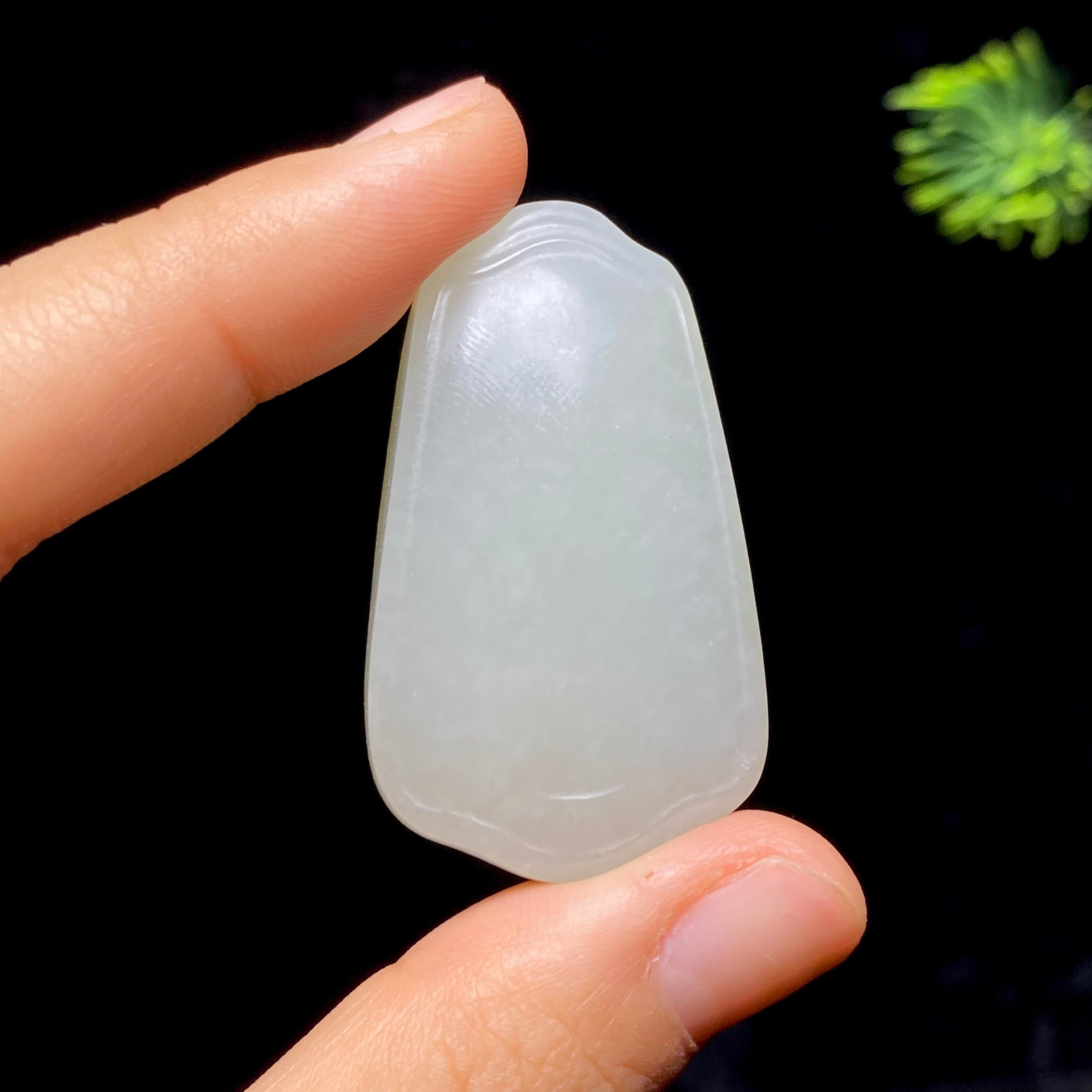 和田玉籽料无事牌（25.6g）