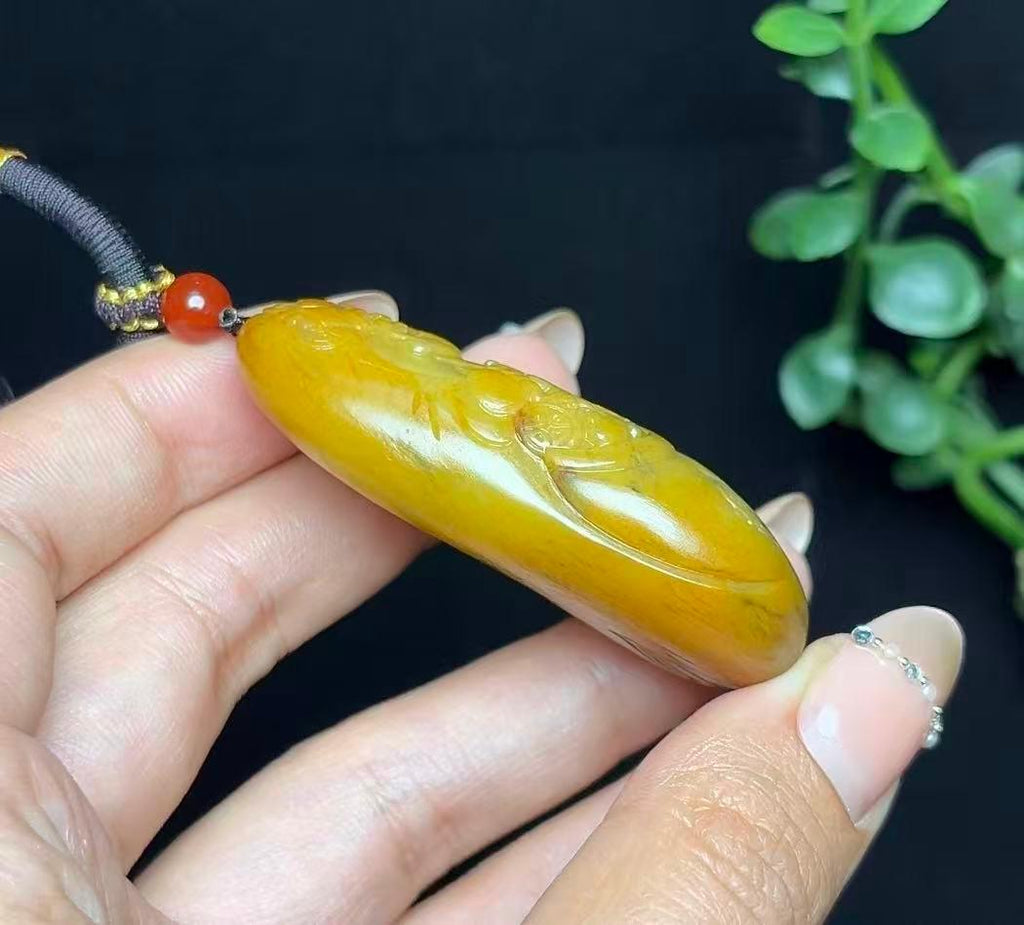 新疆和田玉籽料红沁财神（57.2g）