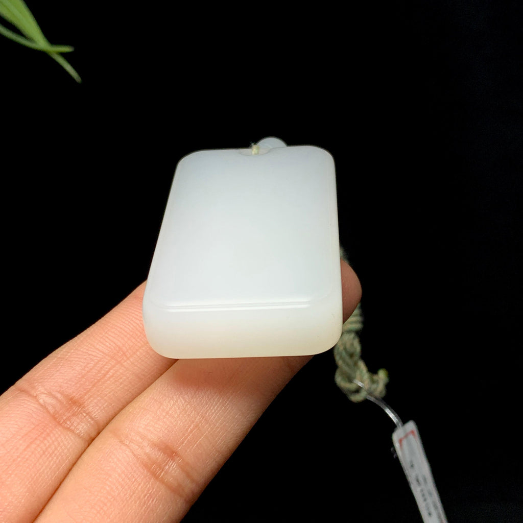 收藏级和田山料羊脂白玉无事牌（48.5g）