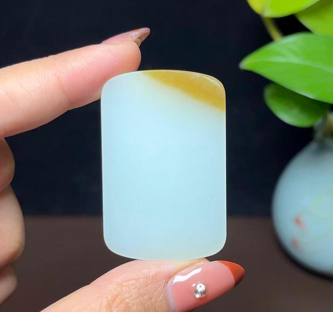 新疆和田玉且末糖白平安无事牌（24.6g）