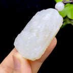 和田玉新疆且末米达料白玉观音（30.8g）