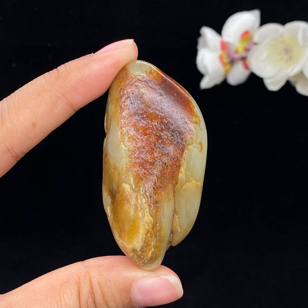 和田玉聚红皮籽料手把件（66.2g）