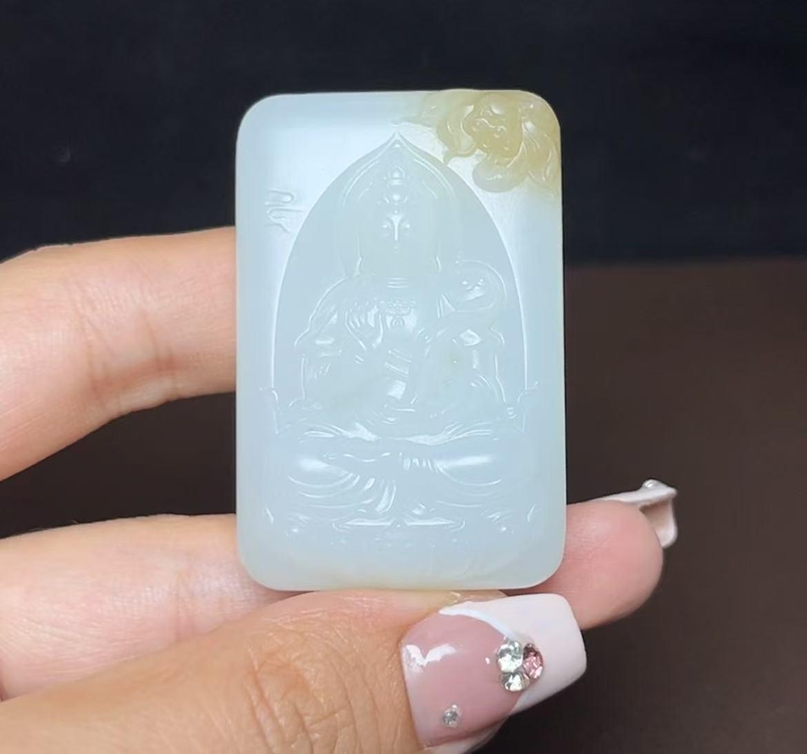 新疆和田玉且末糖白羊脂玉观音（53.2g）