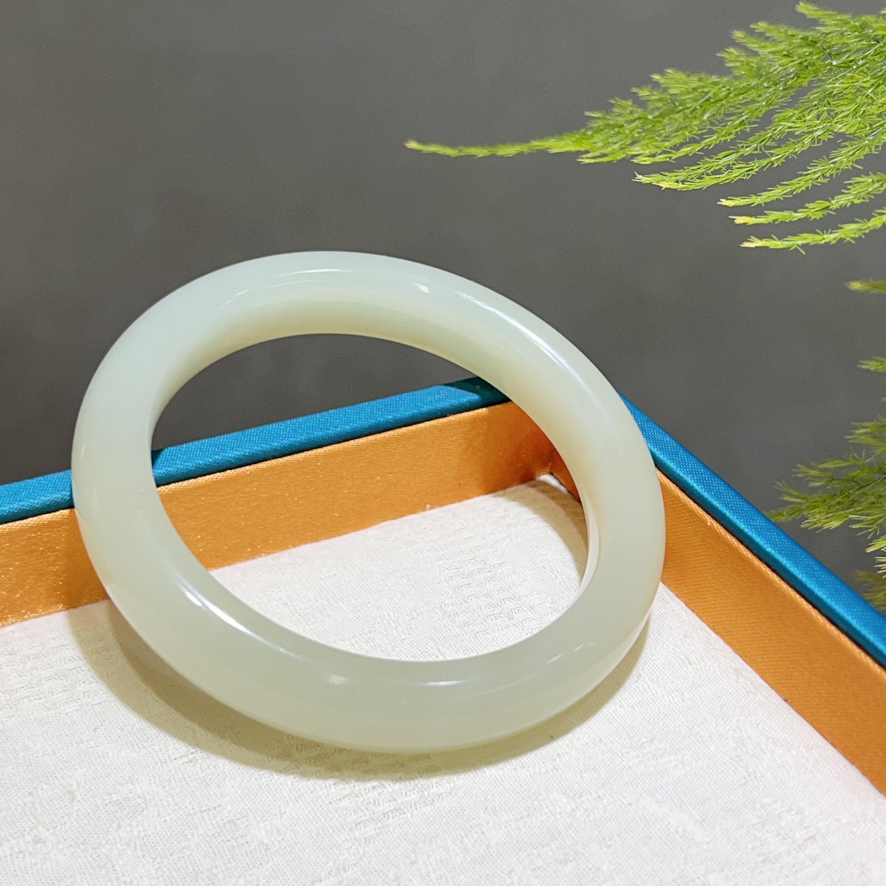 和田玉高冰晴水手镯（60.44g）