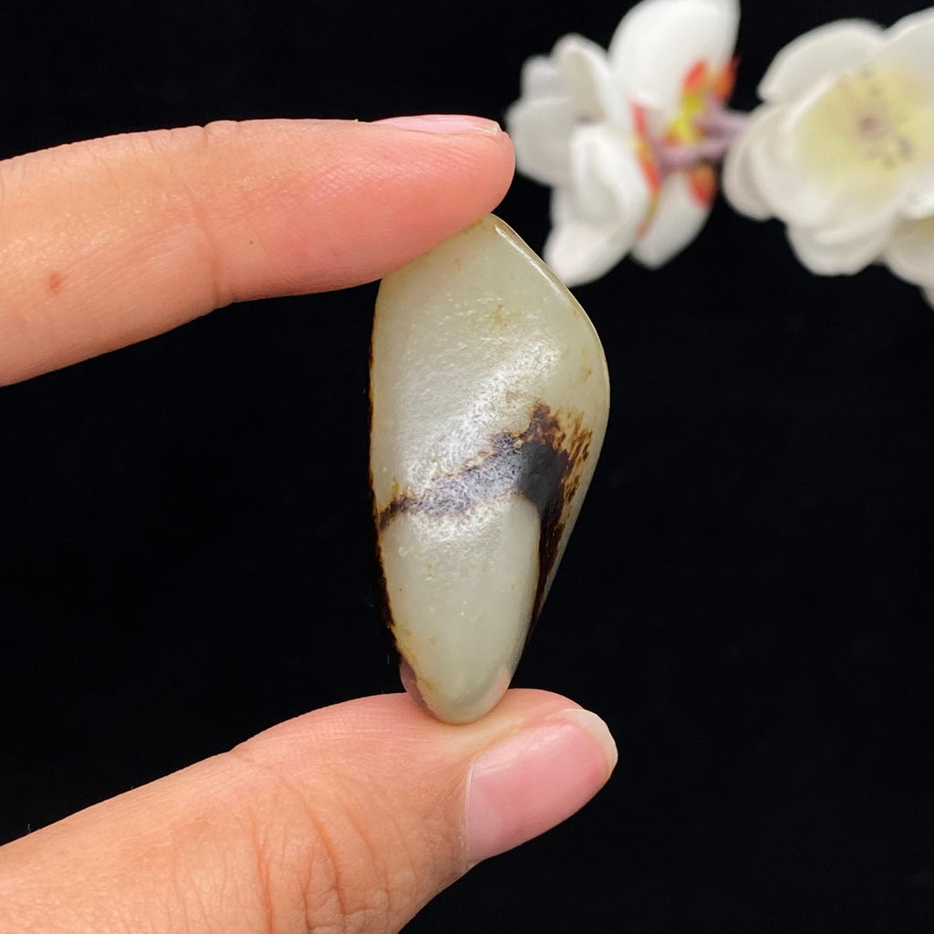 和田玉聚黑皮籽料挂件（23.3g）