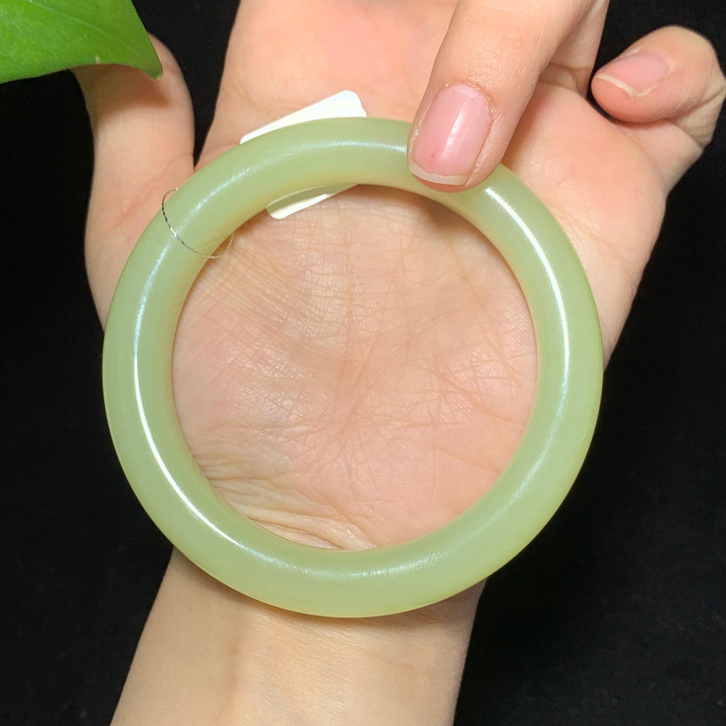 收藏级和田玉鸡油黄黄口手镯（67.2g）