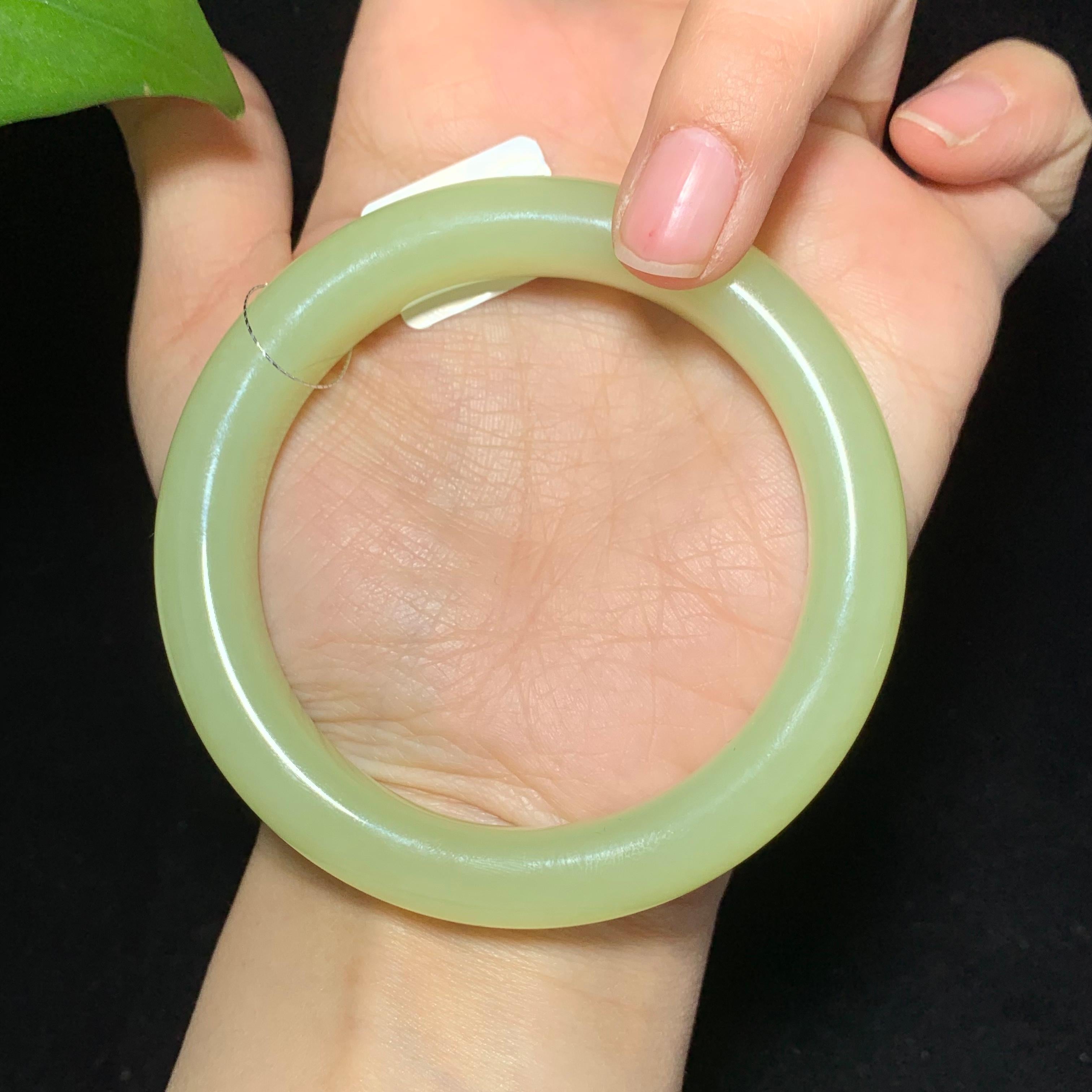 收藏级和田玉鸡油黄黄口手镯（67.2g）