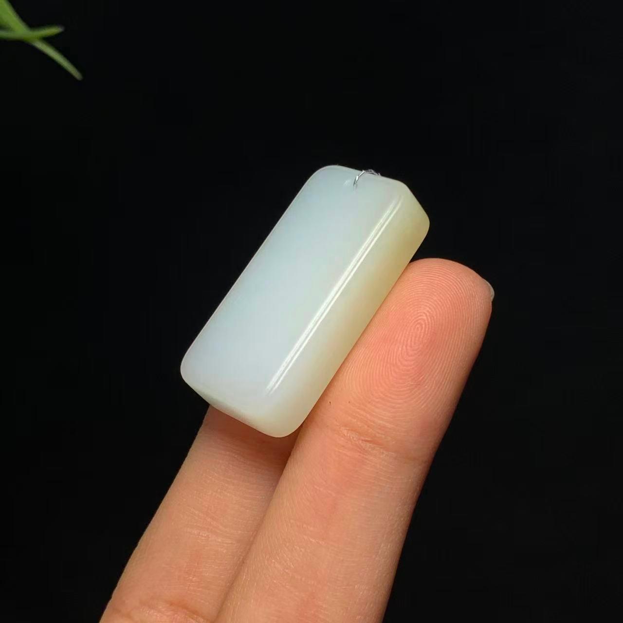 和田山料糖白玉无事牌（11.3g）