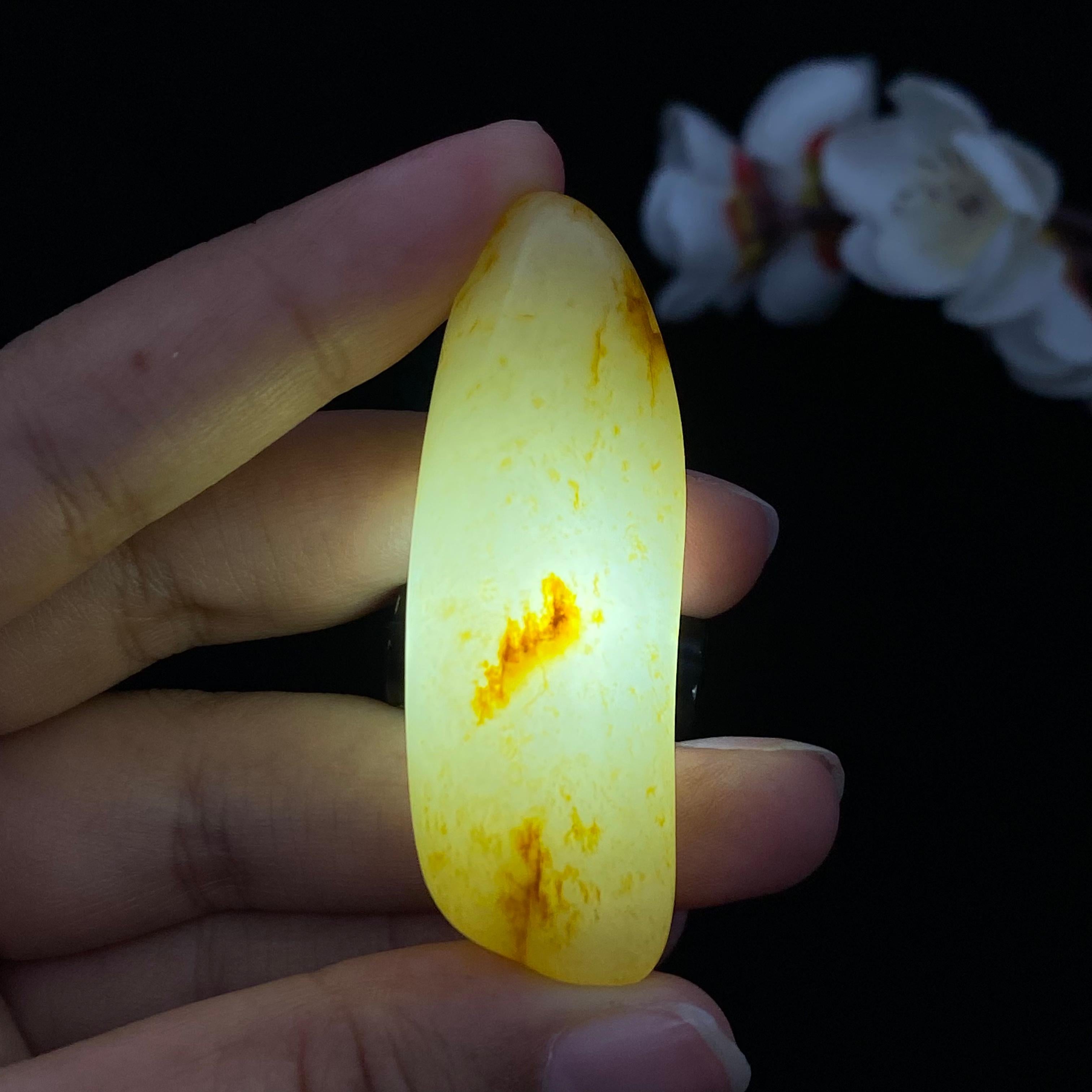 和田玉洒金皮籽料挂件（22.8g）