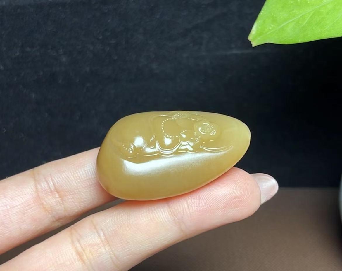 新疆和田玉且末糖佛公（26.1g）