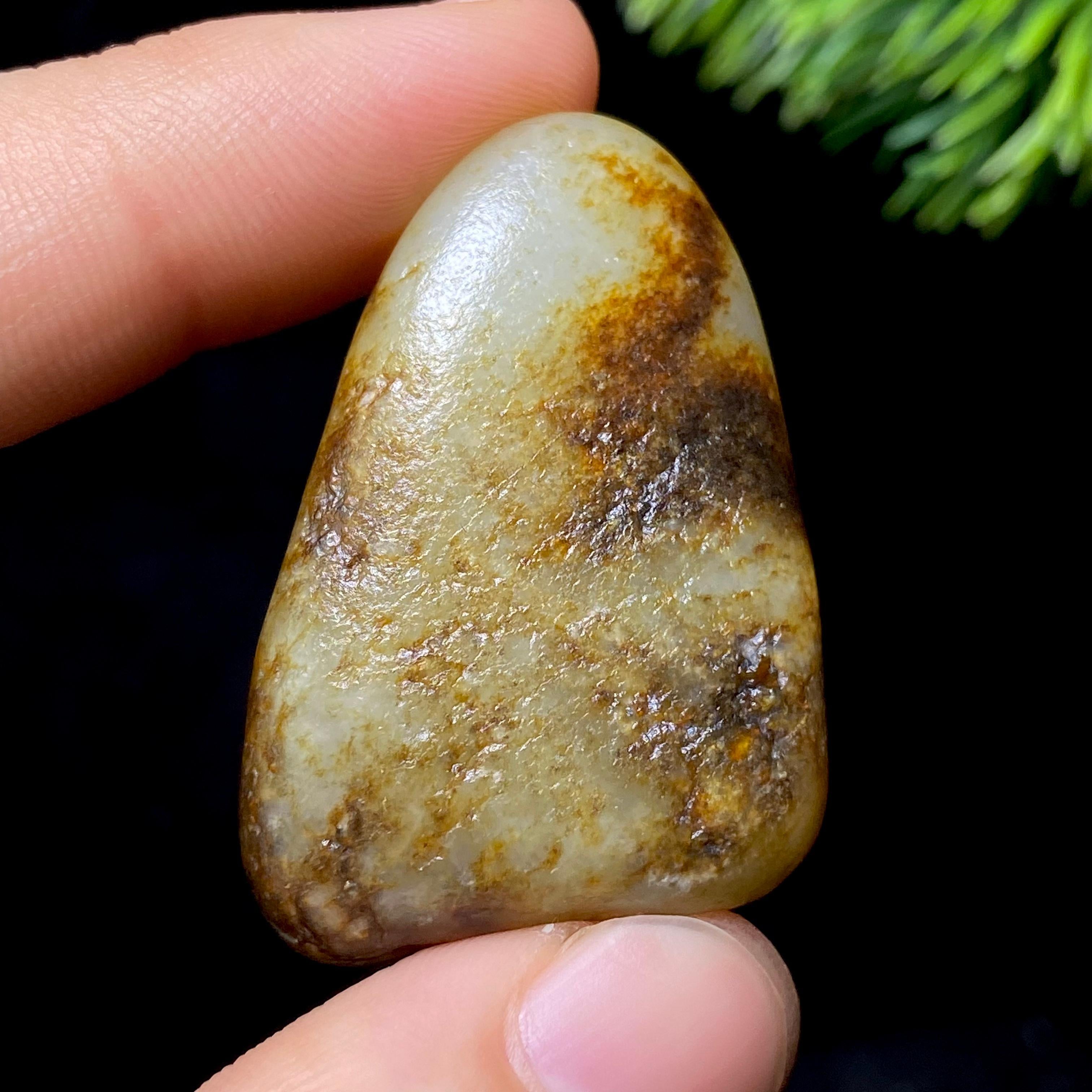 【超值推荐】和田玉秋梨皮籽料（18.37g）